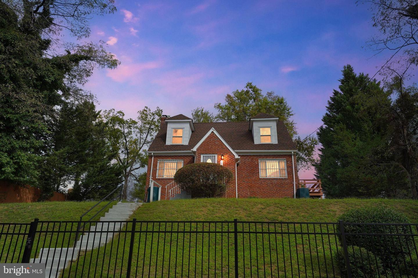 140 WILMINGTON PL SE, WASHINGTON, District Of Columbia 20032, 4 Bedrooms Bedrooms, 6 Rooms Rooms,2 BathroomsBathrooms,Residential,For sale,140 WILMINGTON PL SE,DCDC2226120 MLS # DCDC2226120