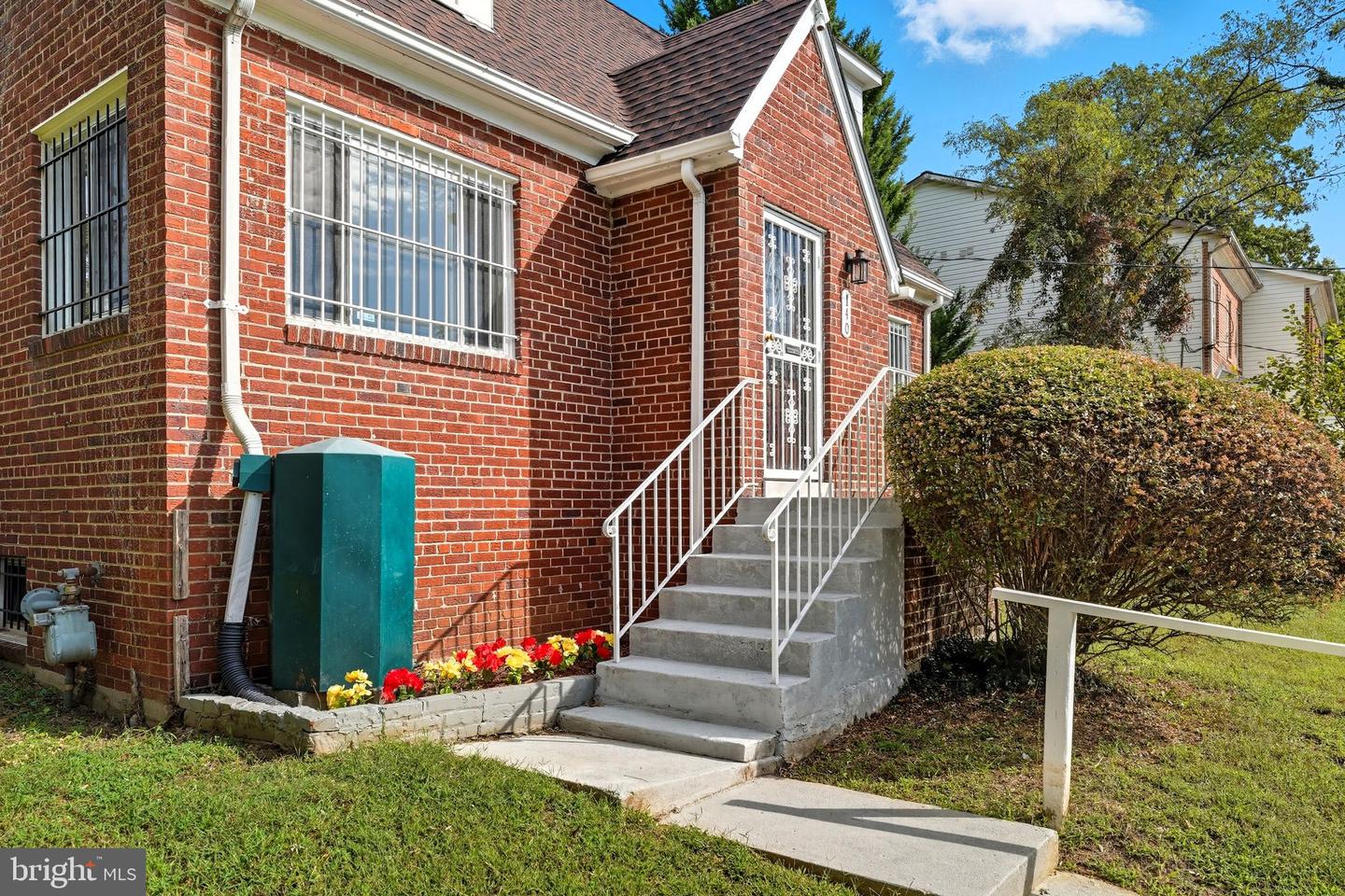 140 WILMINGTON PL SE, WASHINGTON, District Of Columbia 20032, 4 Bedrooms Bedrooms, 6 Rooms Rooms,2 BathroomsBathrooms,Residential,For sale,140 WILMINGTON PL SE,DCDC2226120 MLS # DCDC2226120