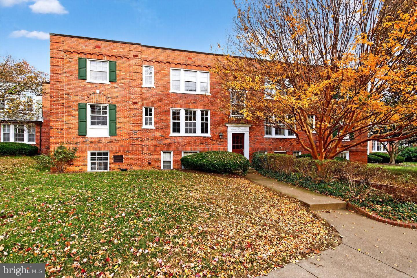 1729 N QUEENS LN N #1-116, ARLINGTON, Virginia 22201, 1 Bedroom Bedrooms, 2 Rooms Rooms,1 BathroomBathrooms,Residential,For sale,1729 N QUEENS LN N #1-116,VAAR2065884 MLS # VAAR2065884 1729 N QUEENS LN N #1-116, ARLINGTON, Virginia 22201, 1 Bedroom Bedrooms, 2 Rooms Rooms,1 BathroomBathrooms,Residential,For sale,1729 N QUEENS LN N #1-116,VAAR2065884 MLS # VAAR2065884