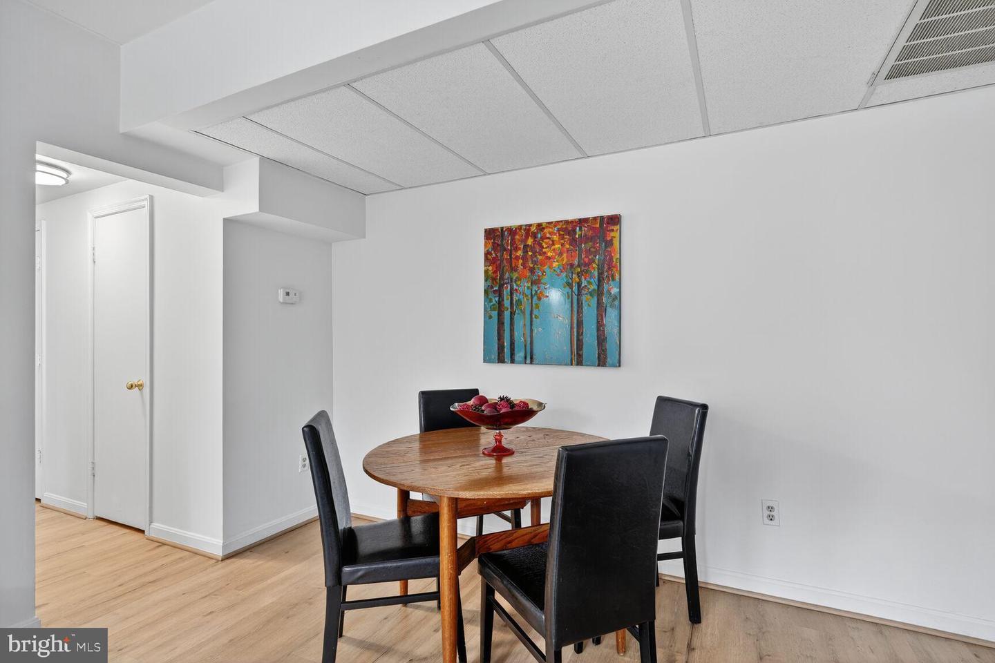 1729 N QUEENS LN N #1-116, ARLINGTON, Virginia 22201, 1 Bedroom Bedrooms, 2 Rooms Rooms,1 BathroomBathrooms,Residential,For sale,1729 N QUEENS LN N #1-116,VAAR2065884 MLS # VAAR2065884 1729 N QUEENS LN N #1-116, ARLINGTON, Virginia 22201, 1 Bedroom Bedrooms, 2 Rooms Rooms,1 BathroomBathrooms,Residential,For sale,1729 N QUEENS LN N #1-116,VAAR2065884 MLS # VAAR2065884