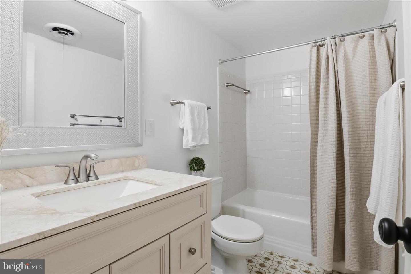 4100 TIDEWATER CT, ALEXANDRIA, Virginia 22309, 4 Bedrooms Bedrooms, ,3 BathroomsBathrooms,Residential,For sale,4100 TIDEWATER CT,VAFX2279128 MLS # VAFX2279128 4100 TIDEWATER CT, ALEXANDRIA, Virginia 22309, 4 Bedrooms Bedrooms, ,3 BathroomsBathrooms,Residential,For sale,4100 TIDEWATER CT,VAFX2279128 MLS # VAFX2279128