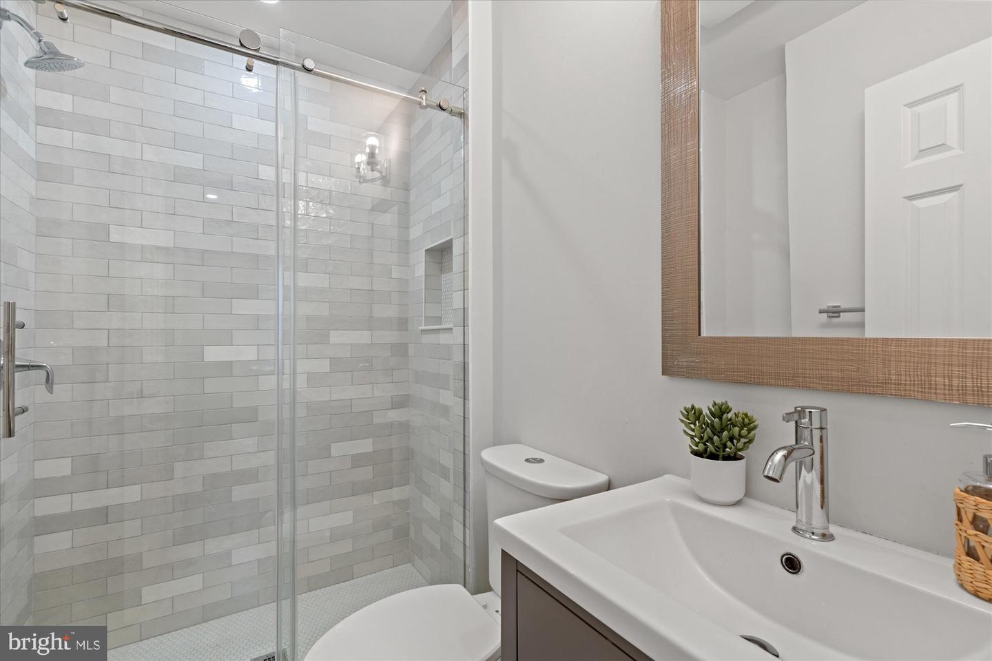 524 QUEEN ST, ALEXANDRIA, Virginia 22314, 5 Bedrooms Bedrooms, ,5 BathroomsBathrooms,Residential,For sale,524 QUEEN ST,VAAX2051896 MLS # VAAX2051896 524 QUEEN ST, ALEXANDRIA, Virginia 22314, 5 Bedrooms Bedrooms, ,5 BathroomsBathrooms,Residential,For sale,524 QUEEN ST,VAAX2051896 MLS # VAAX2051896