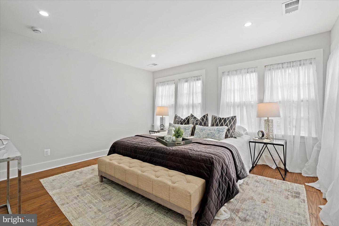 524 QUEEN ST, ALEXANDRIA, Virginia 22314, 5 Bedrooms Bedrooms, ,5 BathroomsBathrooms,Residential,For sale,524 QUEEN ST,VAAX2051896 MLS # VAAX2051896 524 QUEEN ST, ALEXANDRIA, Virginia 22314, 5 Bedrooms Bedrooms, ,5 BathroomsBathrooms,Residential,For sale,524 QUEEN ST,VAAX2051896 MLS # VAAX2051896