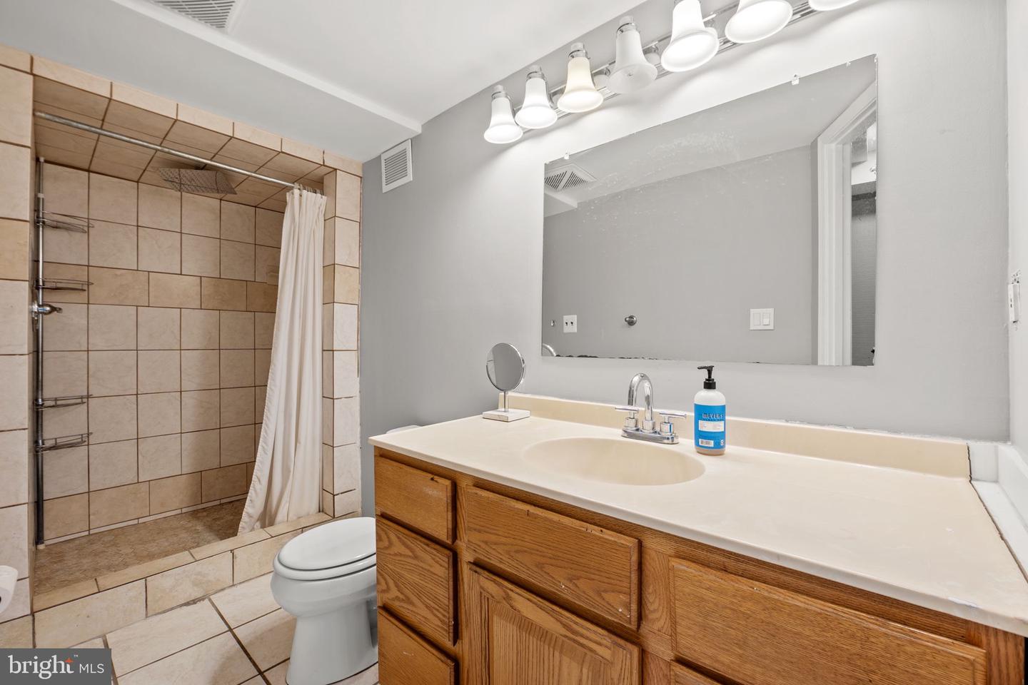 2531 OGDEN ST, FALLS CHURCH, Virginia 22043, 4 Bedrooms Bedrooms, 7 Rooms Rooms,3 BathroomsBathrooms,Residential,For sale,2531 OGDEN ST,VAFX2280296 MLS # VAFX2280296 2531 OGDEN ST, FALLS CHURCH, Virginia 22043, 4 Bedrooms Bedrooms, 7 Rooms Rooms,3 BathroomsBathrooms,Residential,For sale,2531 OGDEN ST,VAFX2280296 MLS # VAFX2280296