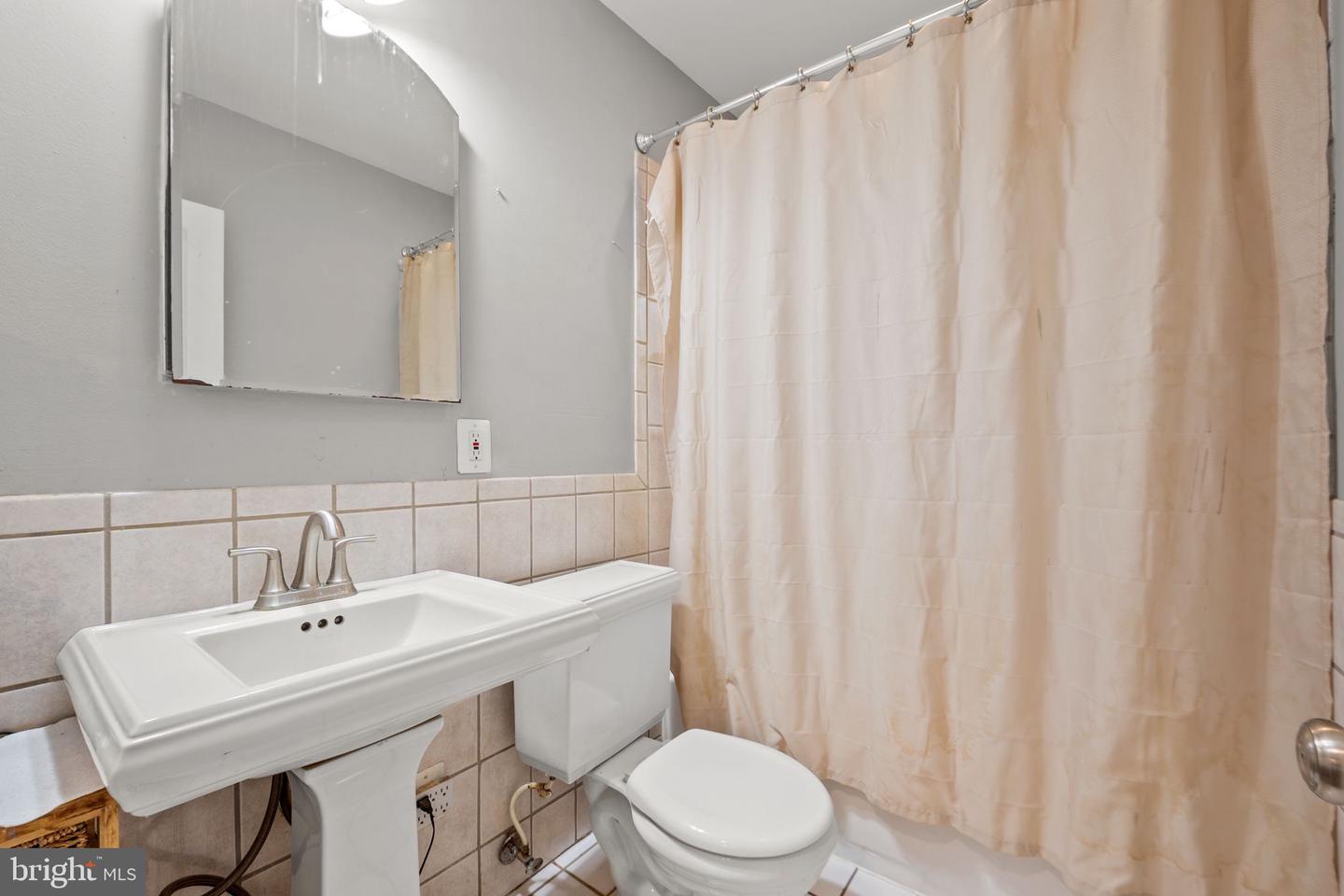 2531 OGDEN ST, FALLS CHURCH, Virginia 22043, 4 Bedrooms Bedrooms, 7 Rooms Rooms,3 BathroomsBathrooms,Residential,For sale,2531 OGDEN ST,VAFX2280296 MLS # VAFX2280296 2531 OGDEN ST, FALLS CHURCH, Virginia 22043, 4 Bedrooms Bedrooms, 7 Rooms Rooms,3 BathroomsBathrooms,Residential,For sale,2531 OGDEN ST,VAFX2280296 MLS # VAFX2280296