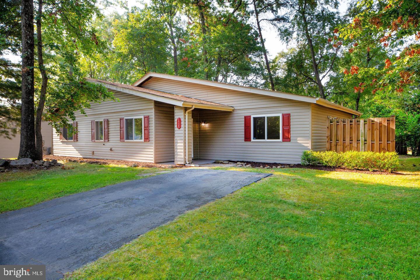 1525 HIDDENBROOK DR, HERNDON, Virginia 20170, 3 Bedrooms Bedrooms, ,2 BathroomsBathrooms,Residential,For sale,1525 HIDDENBROOK DR,VAFX2280598 MLS # VAFX2280598 1525 HIDDENBROOK DR, HERNDON, Virginia 20170, 3 Bedrooms Bedrooms, ,2 BathroomsBathrooms,Residential,For sale,1525 HIDDENBROOK DR,VAFX2280598 MLS # VAFX2280598