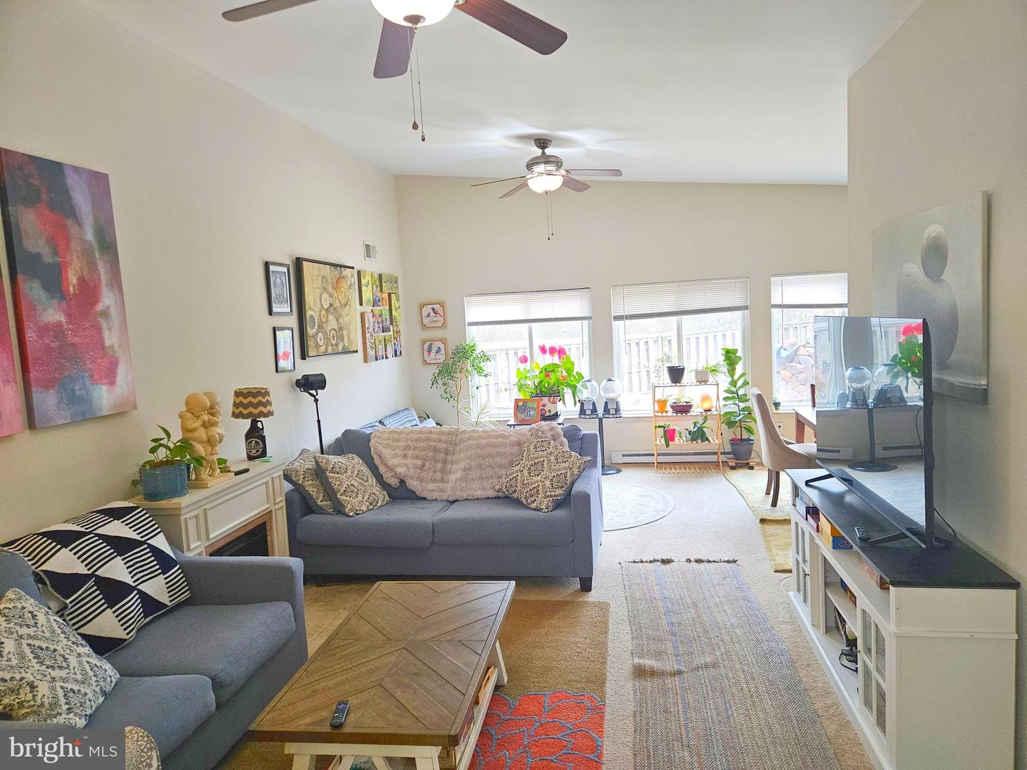 1525 HIDDENBROOK DR, HERNDON, Virginia 20170, 3 Bedrooms Bedrooms, ,2 BathroomsBathrooms,Residential,For sale,1525 HIDDENBROOK DR,VAFX2280598 MLS # VAFX2280598 1525 HIDDENBROOK DR, HERNDON, Virginia 20170, 3 Bedrooms Bedrooms, ,2 BathroomsBathrooms,Residential,For sale,1525 HIDDENBROOK DR,VAFX2280598 MLS # VAFX2280598