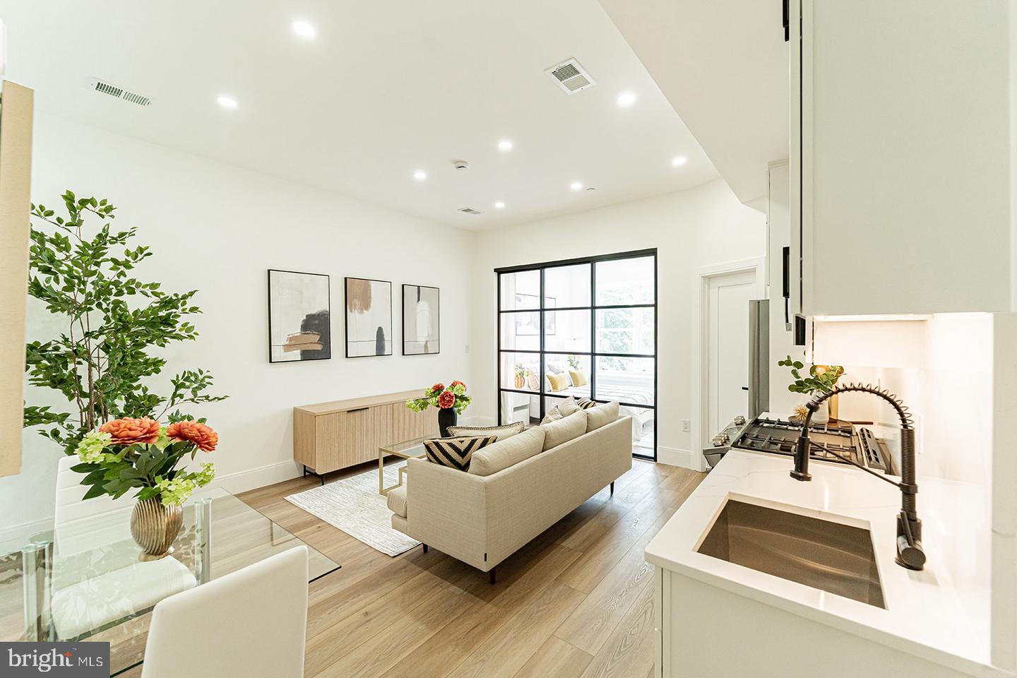 2517 ONTARIO RD NW #5, WASHINGTON, District Of Columbia 20009, 2 Bedrooms Bedrooms, ,1 BathroomBathrooms,Residential,For sale,2517 ONTARIO RD NW #5,DCDC2203610 MLS # DCDC2203610 2517 ONTARIO RD NW #5, WASHINGTON, District Of Columbia 20009, 2 Bedrooms Bedrooms, ,1 BathroomBathrooms,Residential,For sale,2517 ONTARIO RD NW #5,DCDC2203610 MLS # DCDC2203610