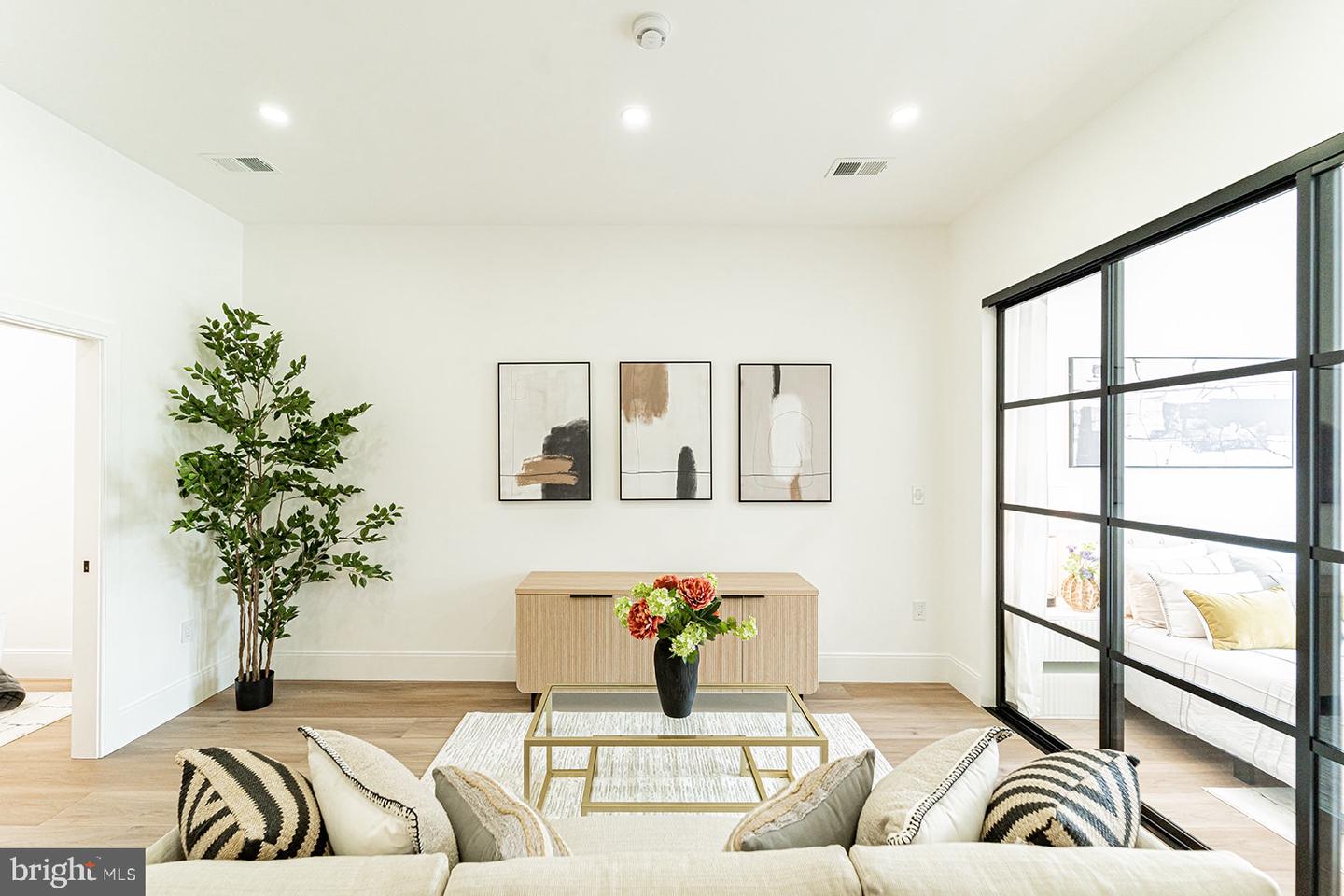 2517 ONTARIO RD NW #5, WASHINGTON, District Of Columbia 20009, 2 Bedrooms Bedrooms, ,1 BathroomBathrooms,Residential,For sale,2517 ONTARIO RD NW #5,DCDC2203610 MLS # DCDC2203610 2517 ONTARIO RD NW #5, WASHINGTON, District Of Columbia 20009, 2 Bedrooms Bedrooms, ,1 BathroomBathrooms,Residential,For sale,2517 ONTARIO RD NW #5,DCDC2203610 MLS # DCDC2203610