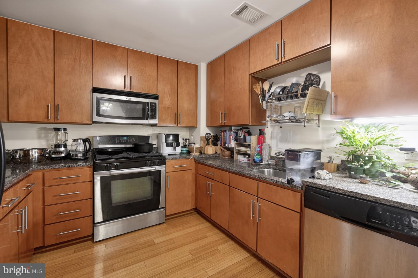 915 E STREET, CONDO HOME UNIT 1214 NW, WASHINGTON, District Of Columbia 20004, 1 Bedroom Bedrooms, 2 Rooms Rooms,1 BathroomBathrooms,Residential,For sale,915 E STREET, CONDO HOME UNIT 1214 NW,DCDC2221904 MLS # DCDC2221904