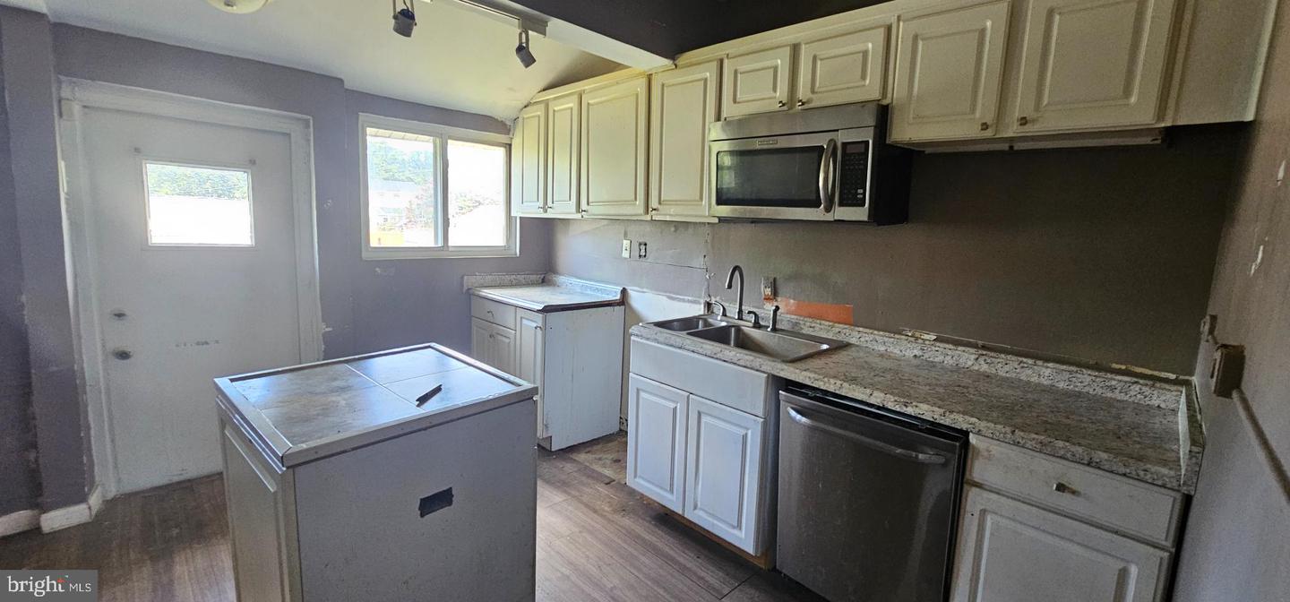 2004 PERRY ST NE, WASHINGTON, District Of Columbia 20018, 3 Bedrooms Bedrooms, 4 Rooms Rooms,1 BathroomBathrooms,Residential,For sale,2004 PERRY ST NE,DCDC2223280 MLS # DCDC2223280 2004 PERRY ST NE, WASHINGTON, District Of Columbia 20018, 3 Bedrooms Bedrooms, 4 Rooms Rooms,1 BathroomBathrooms,Residential,For sale,2004 PERRY ST NE,DCDC2223280 MLS # DCDC2223280