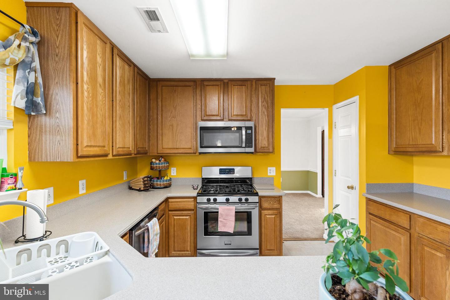 5710 RHODE ISLAND DR, WOODBRIDGE, Virginia 22193, 4 Bedrooms Bedrooms, ,3 BathroomsBathrooms,Residential,For sale,5710 RHODE ISLAND DR,VAPW2105376 MLS # VAPW2105376