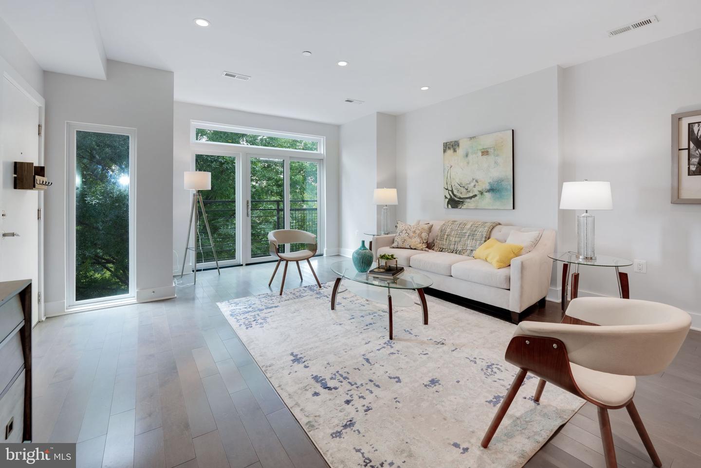 3821 14TH ST NW #6, WASHINGTON, District Of Columbia 20011, 3 Bedrooms Bedrooms, ,2 BathroomsBathrooms,Residential,For sale,3821 14TH ST NW #6,DCDC2232564 MLS # DCDC2232564