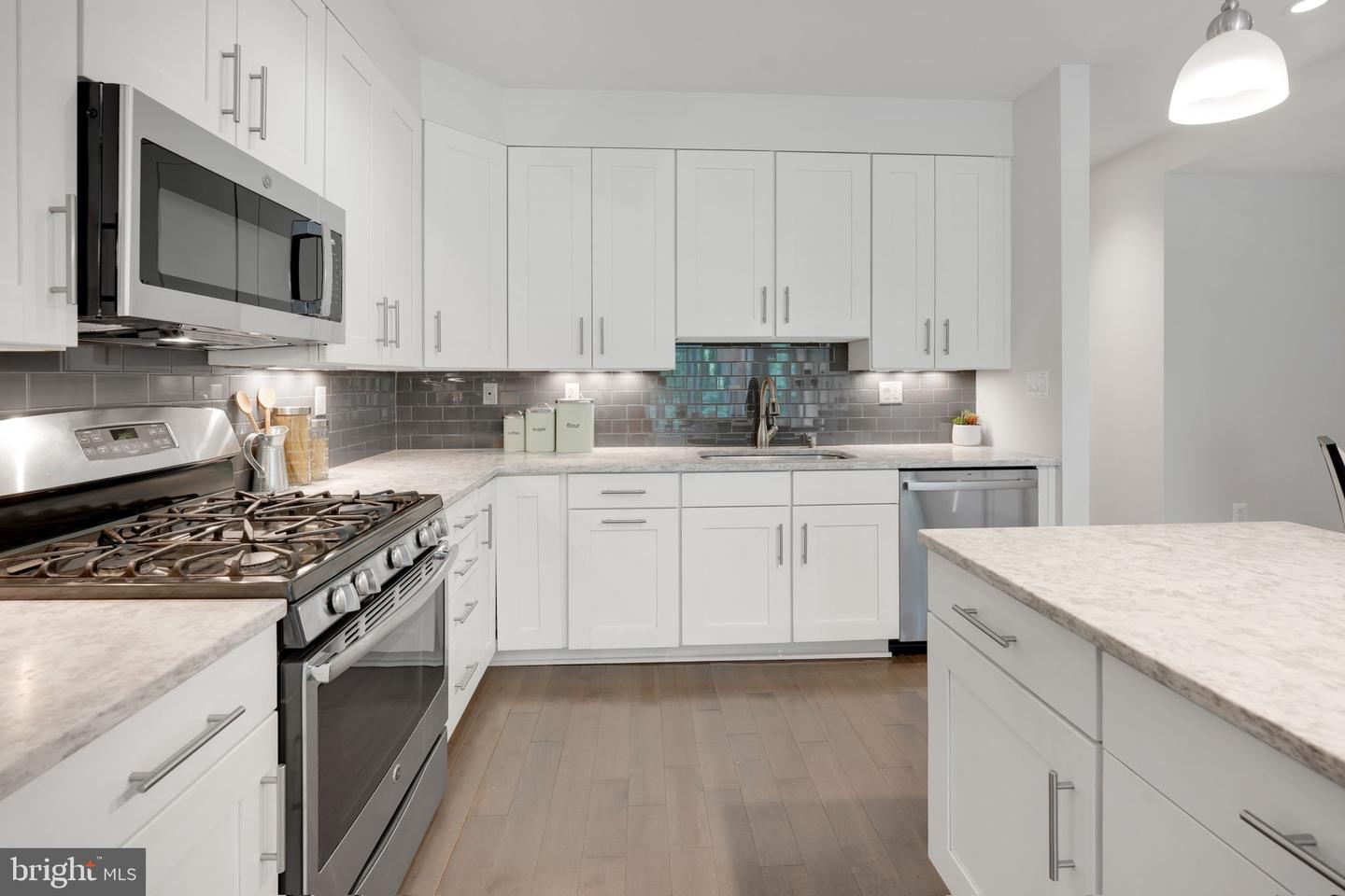 3821 14TH ST NW #6, WASHINGTON, District Of Columbia 20011, 3 Bedrooms Bedrooms, ,2 BathroomsBathrooms,Residential,For sale,3821 14TH ST NW #6,DCDC2232564 MLS # DCDC2232564