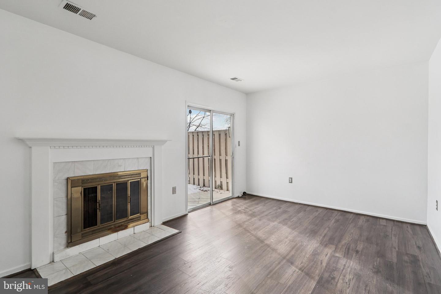 8703 VILLAGE GREEN CT, ALEXANDRIA, Virginia 22309, 3 Bedrooms Bedrooms, ,2 BathroomsBathrooms,Residential,For sale,8703 VILLAGE GREEN CT,VAFX2280554 MLS # VAFX2280554 8703 VILLAGE GREEN CT, ALEXANDRIA, Virginia 22309, 3 Bedrooms Bedrooms, ,2 BathroomsBathrooms,Residential,For sale,8703 VILLAGE GREEN CT,VAFX2280554 MLS # VAFX2280554