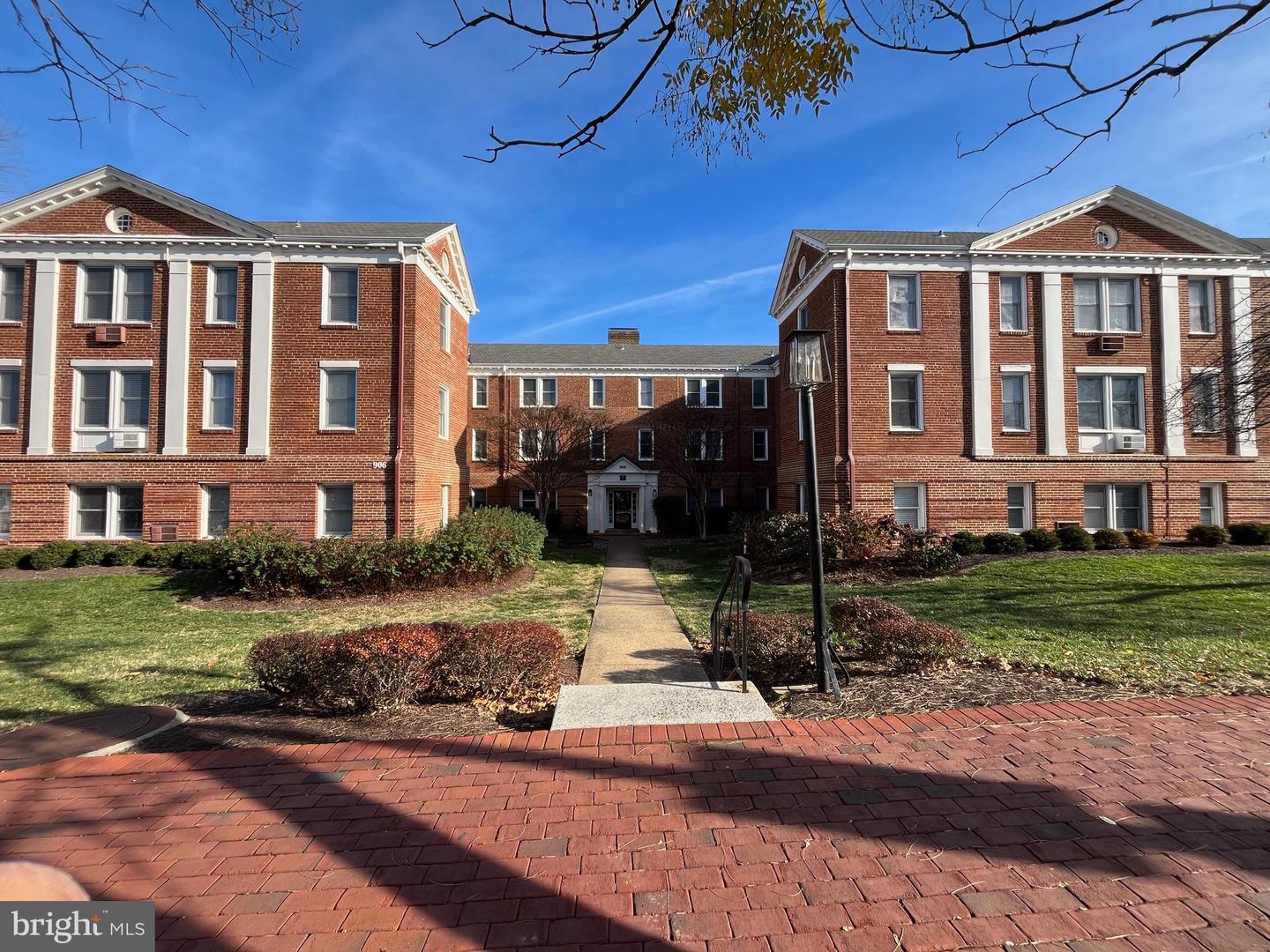 906 S WASHINGTON ST #211, ALEXANDRIA, Virginia 22314, 2 Bedrooms Bedrooms, ,1 BathroomBathrooms,Residential,For sale,906 S WASHINGTON ST #211,VAAX2052074 MLS # VAAX2052074 906 S WASHINGTON ST #211, ALEXANDRIA, Virginia 22314, 2 Bedrooms Bedrooms, ,1 BathroomBathrooms,Residential,For sale,906 S WASHINGTON ST #211,VAAX2052074 MLS # VAAX2052074