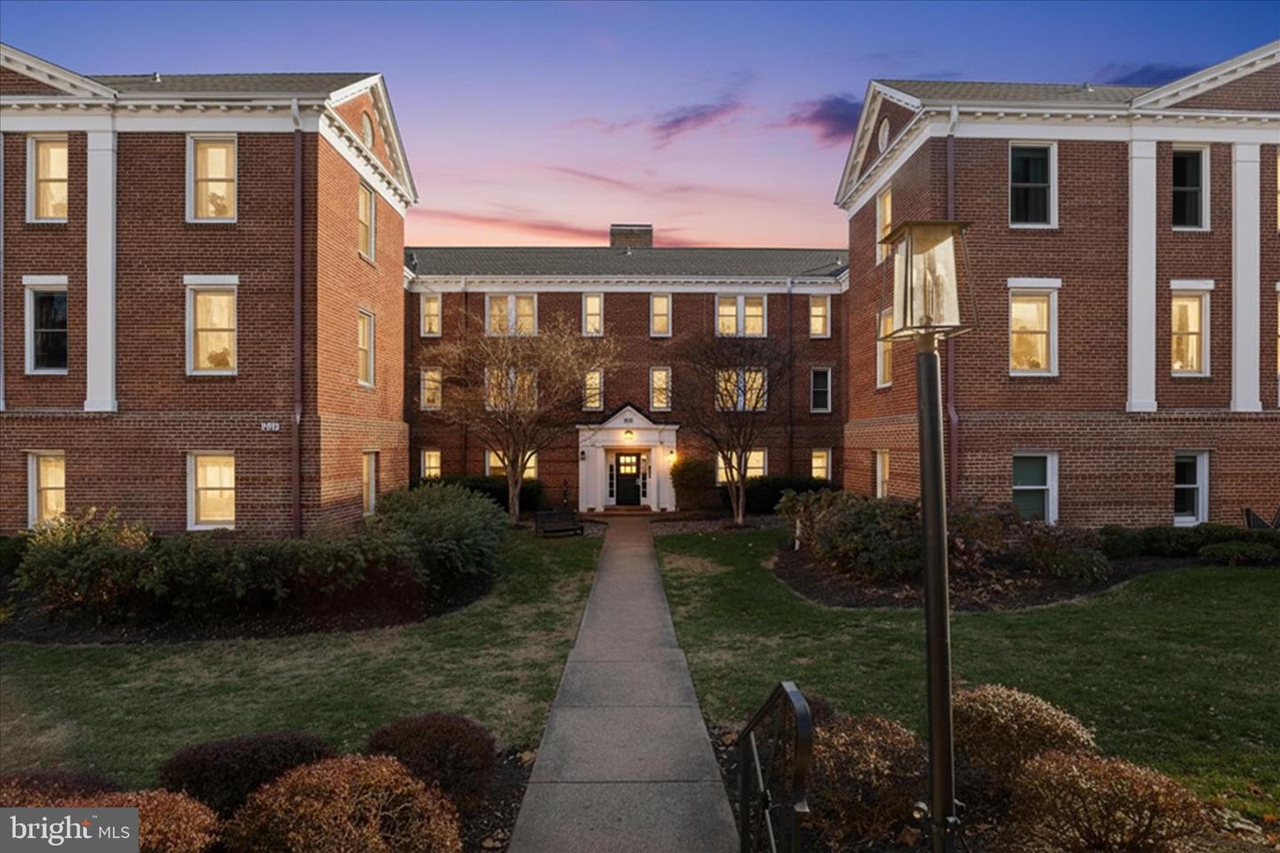 906 S WASHINGTON ST #211, ALEXANDRIA, Virginia 22314, 2 Bedrooms Bedrooms, ,1 BathroomBathrooms,Residential,For sale,906 S WASHINGTON ST #211,VAAX2052074 MLS # VAAX2052074 906 S WASHINGTON ST #211, ALEXANDRIA, Virginia 22314, 2 Bedrooms Bedrooms, ,1 BathroomBathrooms,Residential,For sale,906 S WASHINGTON ST #211,VAAX2052074 MLS # VAAX2052074