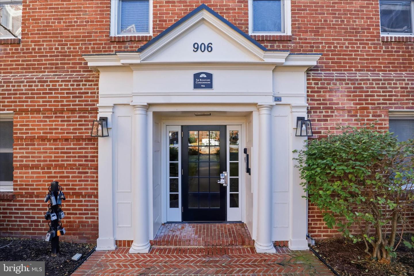 906 S WASHINGTON ST #211, ALEXANDRIA, Virginia 22314, 2 Bedrooms Bedrooms, ,1 BathroomBathrooms,Residential,For sale,906 S WASHINGTON ST #211,VAAX2052074 MLS # VAAX2052074 906 S WASHINGTON ST #211, ALEXANDRIA, Virginia 22314, 2 Bedrooms Bedrooms, ,1 BathroomBathrooms,Residential,For sale,906 S WASHINGTON ST #211,VAAX2052074 MLS # VAAX2052074