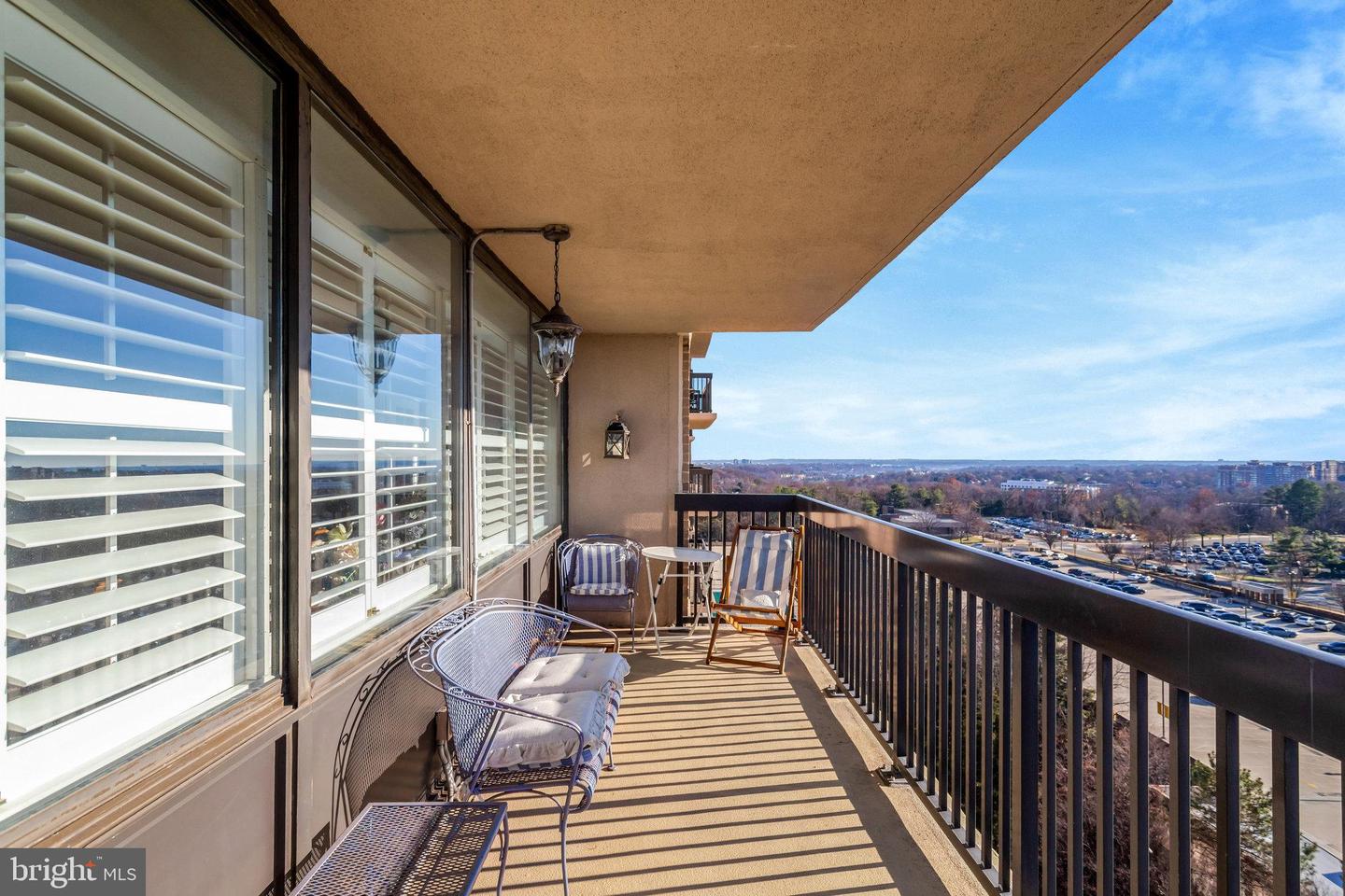 3713 S GEORGE MASON DR #1102, FALLS CHURCH, Virginia 22041, 3 Bedrooms Bedrooms, ,2 BathroomsBathrooms,Residential,For sale,3713 S GEORGE MASON DR #1102,VAFX2280792 MLS # VAFX2280792 3713 S GEORGE MASON DR #1102, FALLS CHURCH, Virginia 22041, 3 Bedrooms Bedrooms, ,2 BathroomsBathrooms,Residential,For sale,3713 S GEORGE MASON DR #1102,VAFX2280792 MLS # VAFX2280792