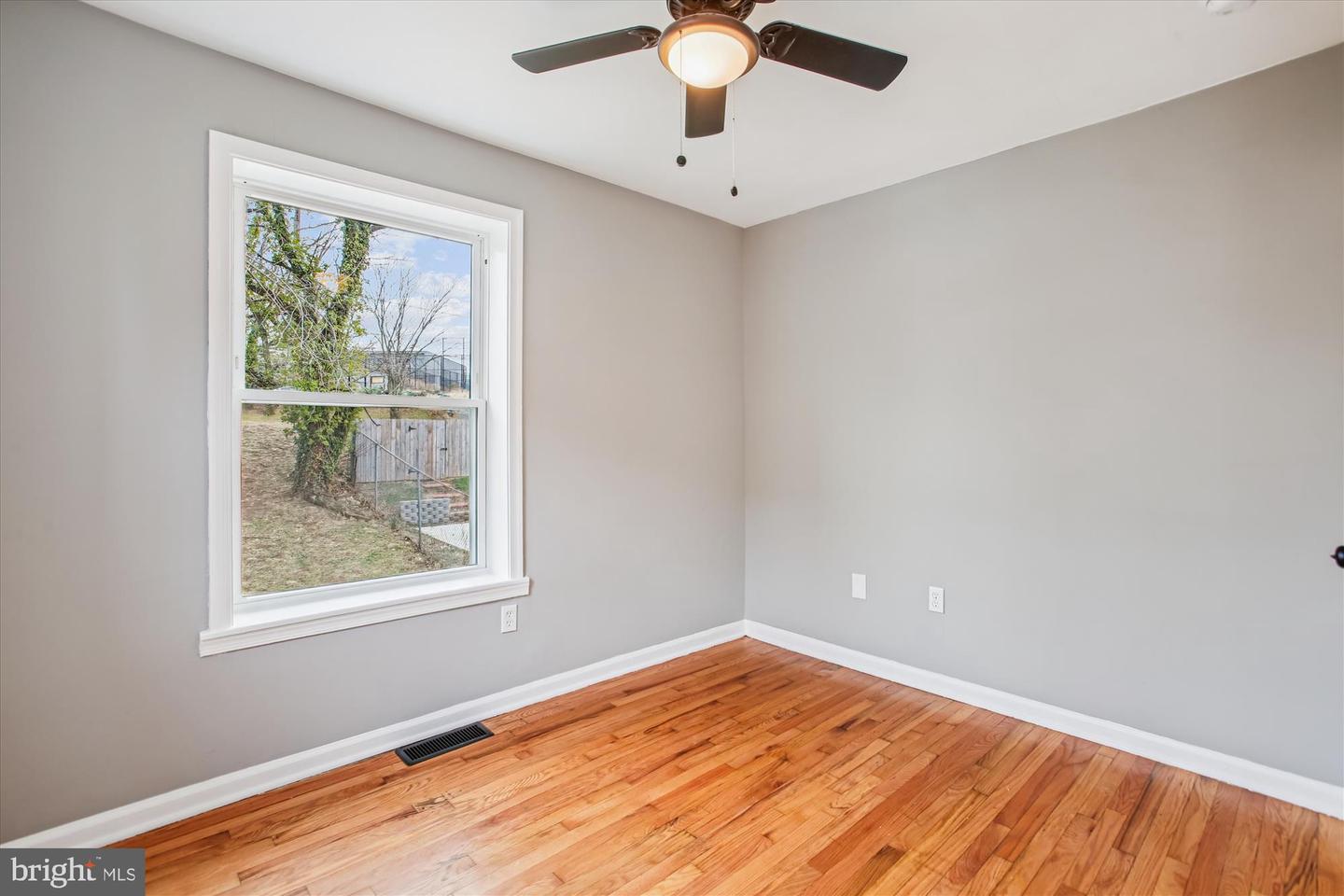 529 FOXHALL PL SE, WASHINGTON, District Of Columbia 20032, 3 Bedrooms Bedrooms, 5 Rooms Rooms,1 BathroomBathrooms,Residential,For sale,529 FOXHALL PL SE,DCDC2233272 MLS # DCDC2233272 529 FOXHALL PL SE, WASHINGTON, District Of Columbia 20032, 3 Bedrooms Bedrooms, 5 Rooms Rooms,1 BathroomBathrooms,Residential,For sale,529 FOXHALL PL SE,DCDC2233272 MLS # DCDC2233272