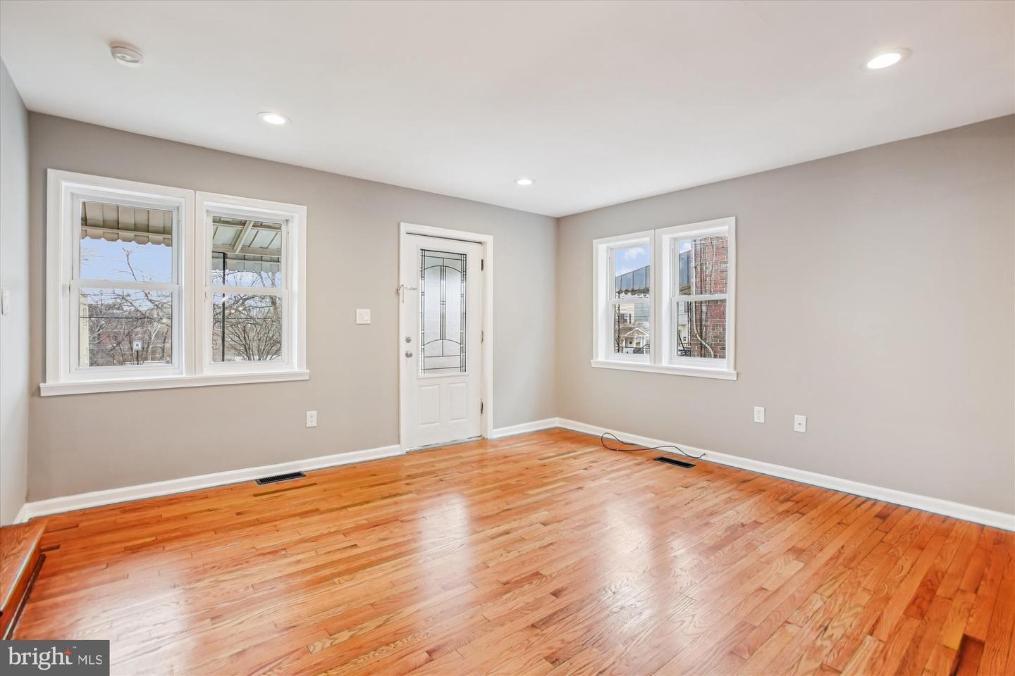 529 FOXHALL PL SE, WASHINGTON, District Of Columbia 20032, 3 Bedrooms Bedrooms, 5 Rooms Rooms,1 BathroomBathrooms,Residential,For sale,529 FOXHALL PL SE,DCDC2233272 MLS # DCDC2233272 529 FOXHALL PL SE, WASHINGTON, District Of Columbia 20032, 3 Bedrooms Bedrooms, 5 Rooms Rooms,1 BathroomBathrooms,Residential,For sale,529 FOXHALL PL SE,DCDC2233272 MLS # DCDC2233272