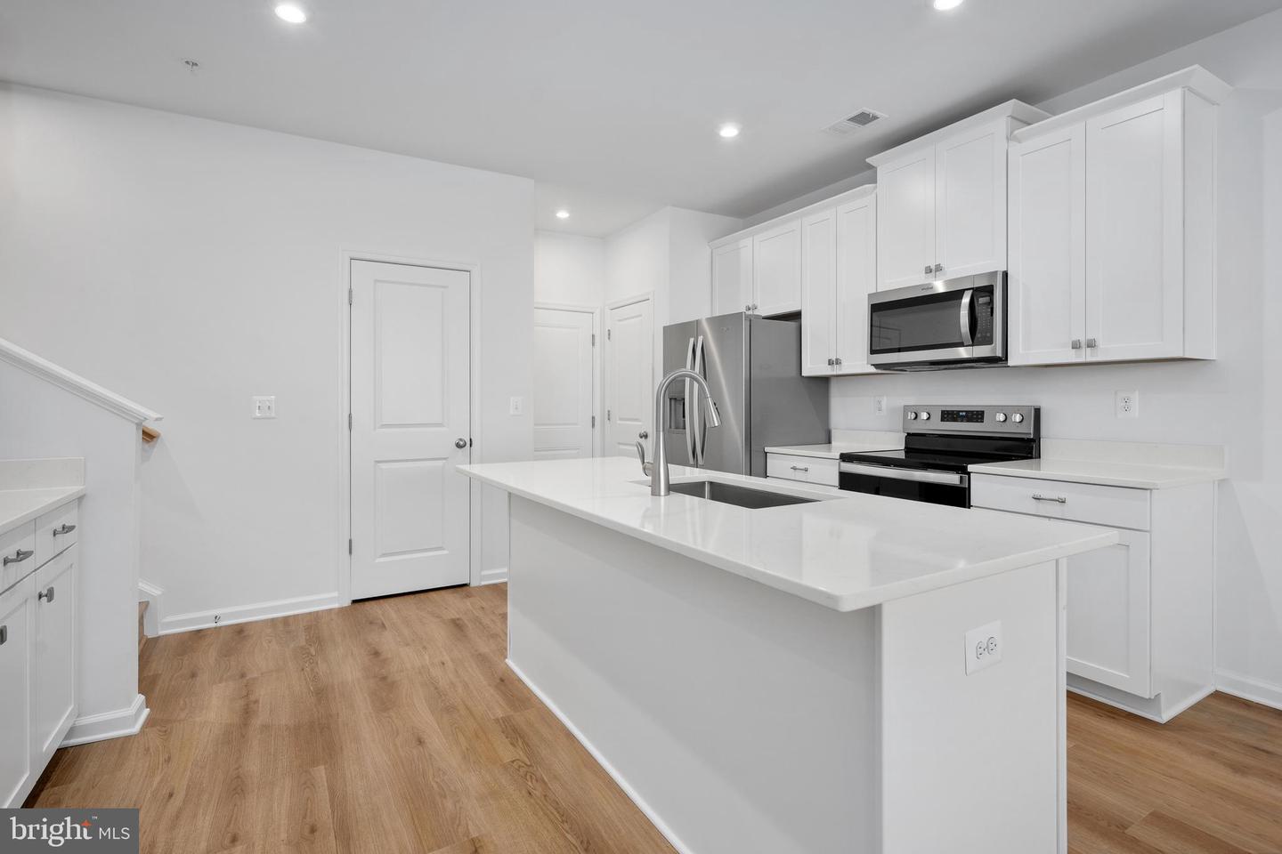 2536 NEABSCO COMMON PL, WOODBRIDGE, Virginia 22191, 2 Bedrooms Bedrooms, ,2 BathroomsBathrooms,Residential,For sale,2536 NEABSCO COMMON PL,VAPW2108664 MLS # VAPW2108664