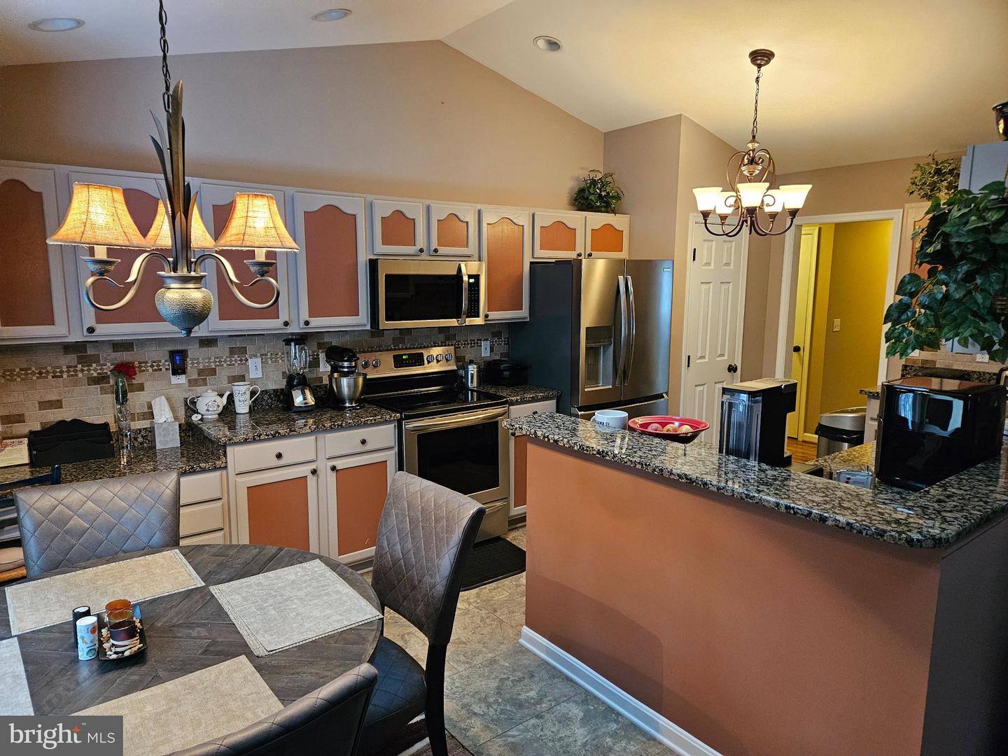 117 WILDERNESS DR, LOCUST GROVE, Virginia 22508, 3 Bedrooms Bedrooms, 6 Rooms Rooms,3 BathroomsBathrooms,Residential,For sale,117 WILDERNESS DR,VAOR2012902 MLS # VAOR2012902