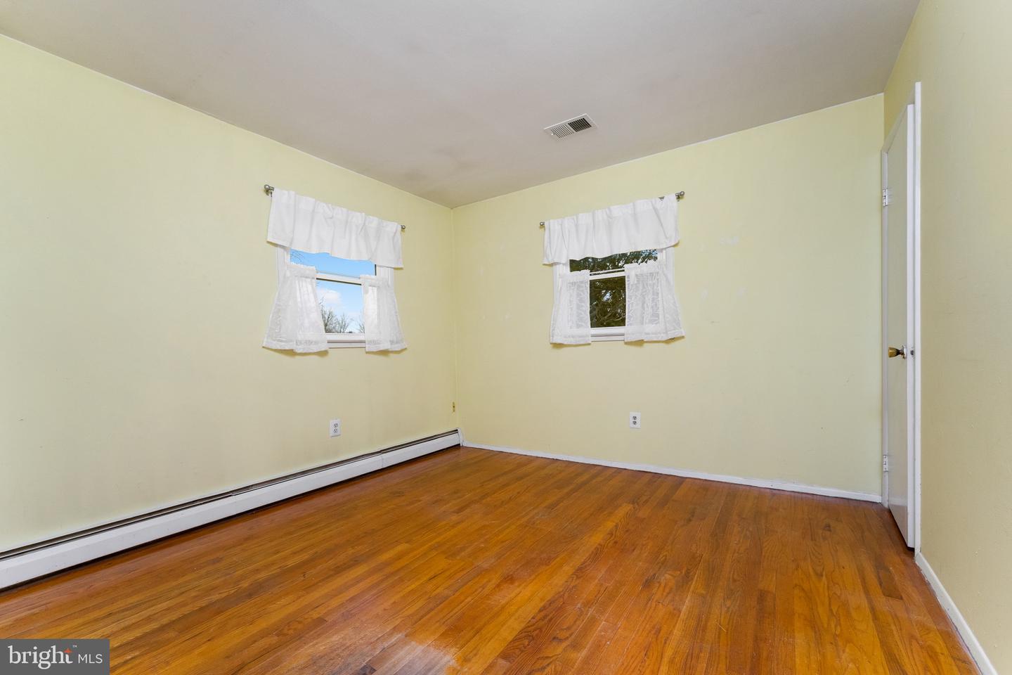 9613 KING GEORGE DR, MANASSAS, Virginia 20109, 3 Bedrooms Bedrooms, ,2 BathroomsBathrooms,Residential,For sale,9613 KING GEORGE DR,VAPW2108632 MLS # VAPW2108632 9613 KING GEORGE DR, MANASSAS, Virginia 20109, 3 Bedrooms Bedrooms, ,2 BathroomsBathrooms,Residential,For sale,9613 KING GEORGE DR,VAPW2108632 MLS # VAPW2108632