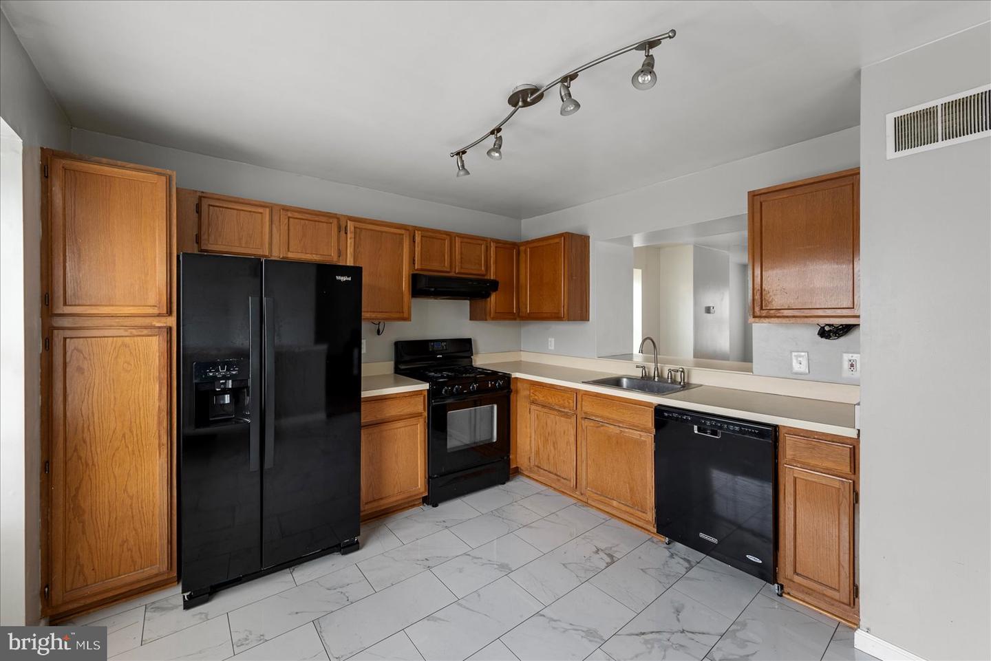 8501 CHARNWOOD CT, MANASSAS, Virginia 20111, 3 Bedrooms Bedrooms, ,2 BathroomsBathrooms,Residential,For sale,8501 CHARNWOOD CT,VAPW2108700 MLS # VAPW2108700