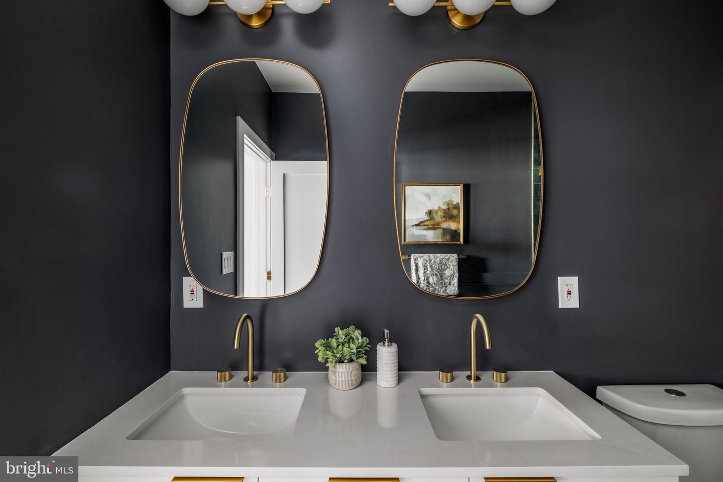 932 FRENCH ST NW, WASHINGTON, District Of Columbia 20001, 4 Bedrooms Bedrooms, ,3 BathroomsBathrooms,Residential,For sale,932 FRENCH ST NW,DCDC2234072 MLS # DCDC2234072