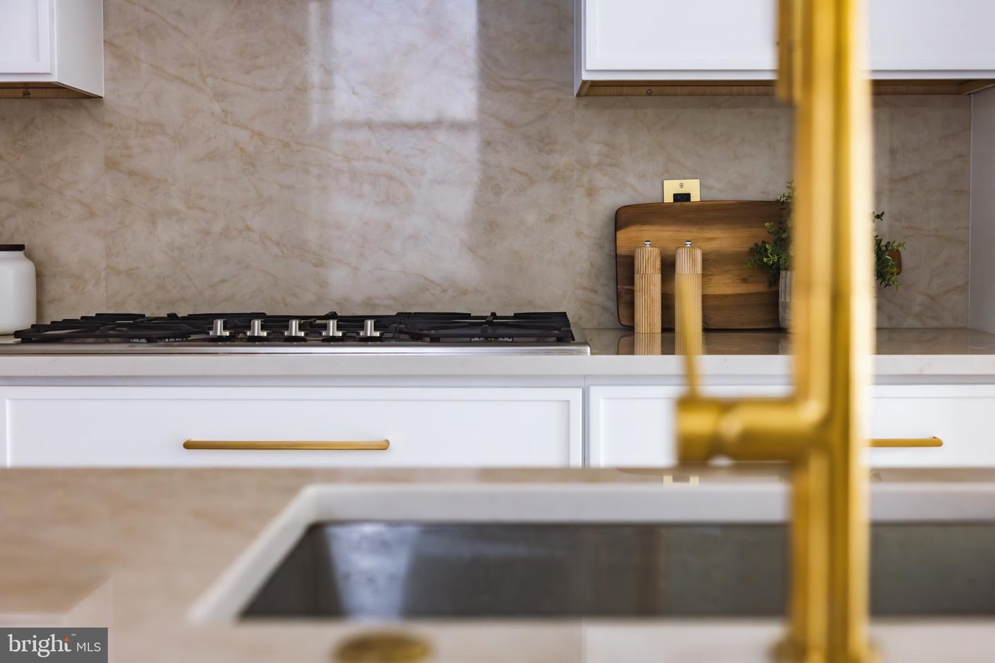 932 FRENCH ST NW, WASHINGTON, District Of Columbia 20001, 4 Bedrooms Bedrooms, ,3 BathroomsBathrooms,Residential,For sale,932 FRENCH ST NW,DCDC2234072 MLS # DCDC2234072