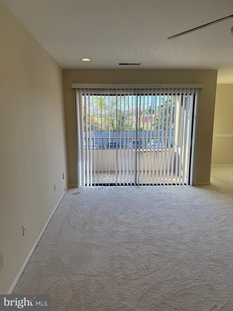 531 FLORIDA AVE #104, HERNDON, Virginia 20170, 2 Bedrooms Bedrooms, ,2 BathroomsBathrooms,Residential,For sale,531 FLORIDA AVE #104,VAFX2281718 MLS # VAFX2281718