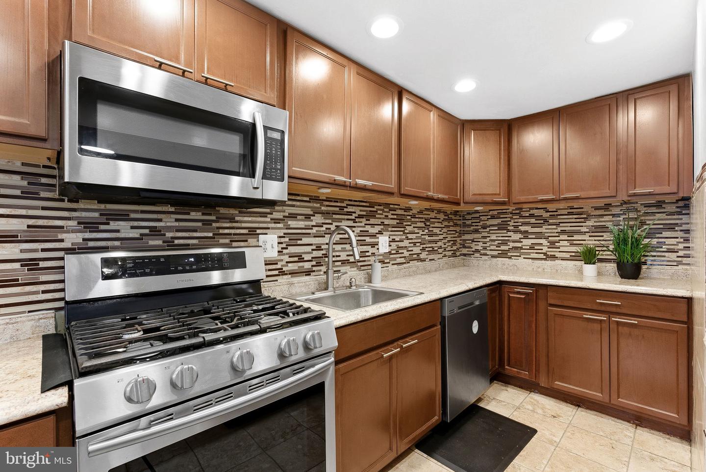 1404 MILBANK RD, WOODBRIDGE, Virginia 22191, 4 Bedrooms Bedrooms, ,3 BathroomsBathrooms,Residential,For sale,1404 MILBANK RD,VAPW2108746 MLS # VAPW2108746