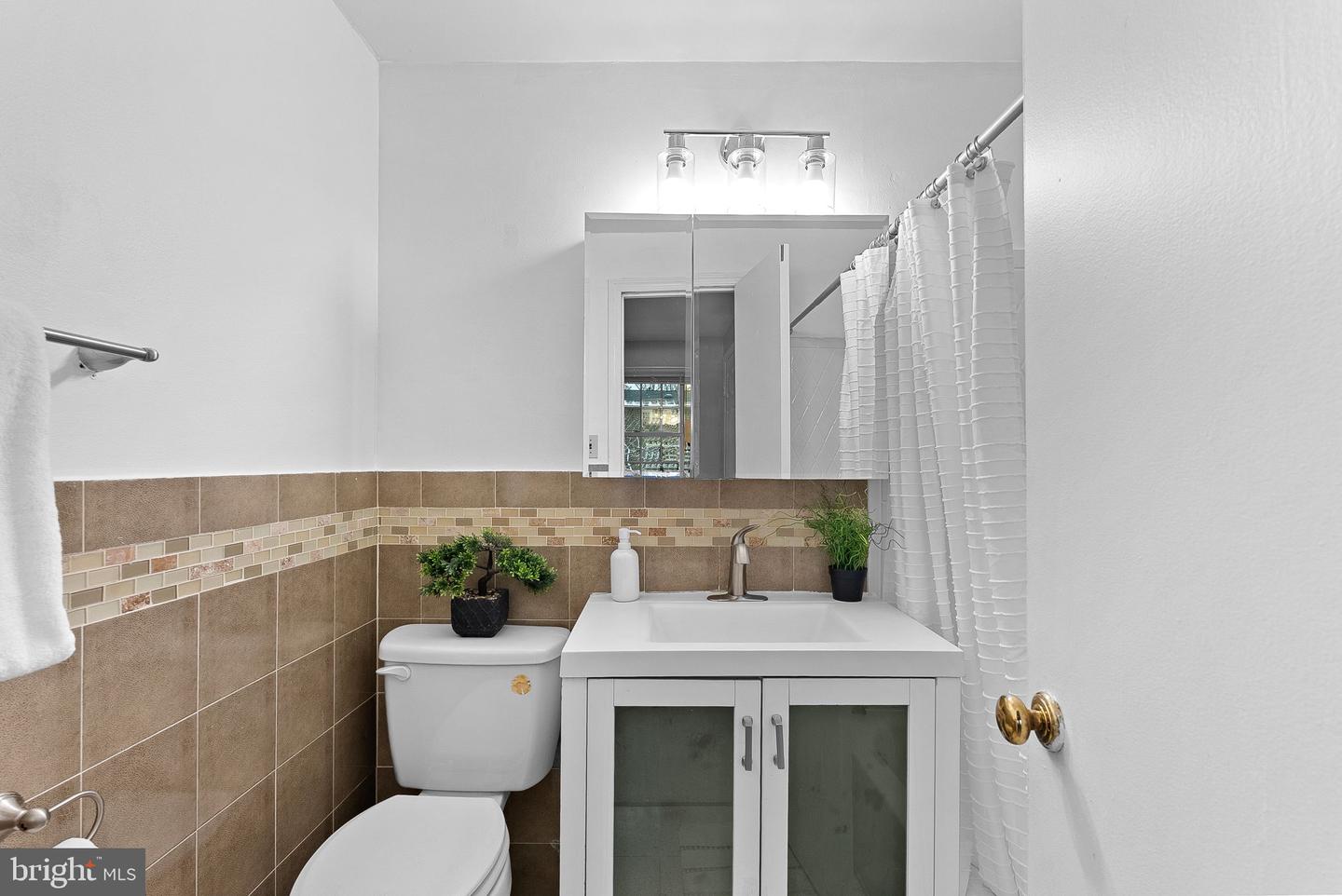 1404 MILBANK RD, WOODBRIDGE, Virginia 22191, 4 Bedrooms Bedrooms, ,3 BathroomsBathrooms,Residential,For sale,1404 MILBANK RD,VAPW2108746 MLS # VAPW2108746