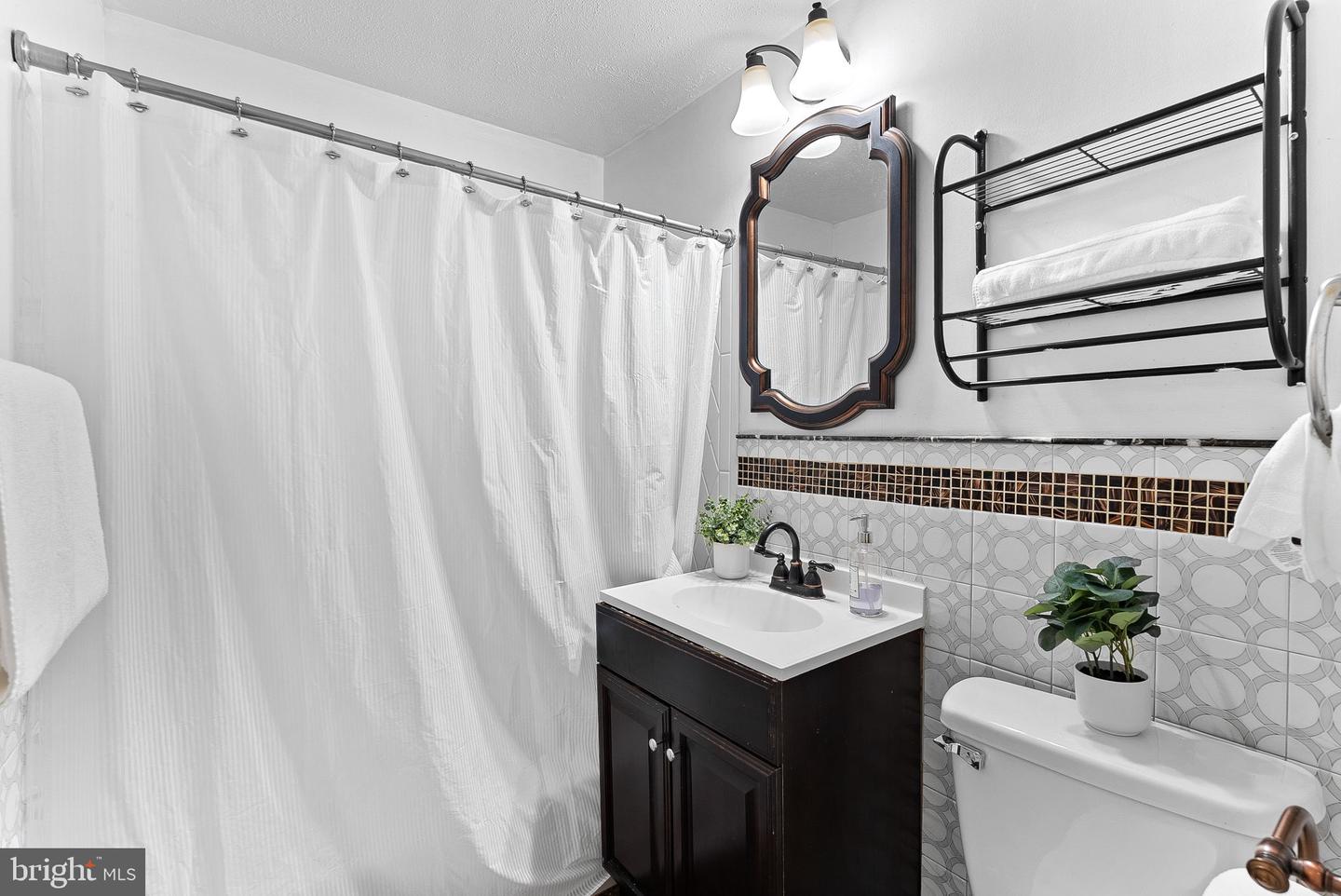 1404 MILBANK RD, WOODBRIDGE, Virginia 22191, 4 Bedrooms Bedrooms, ,3 BathroomsBathrooms,Residential,For sale,1404 MILBANK RD,VAPW2108746 MLS # VAPW2108746