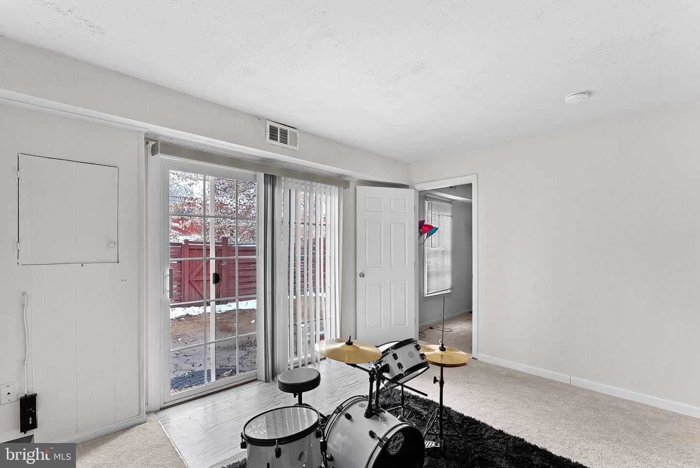 1404 MILBANK RD, WOODBRIDGE, Virginia 22191, 4 Bedrooms Bedrooms, ,3 BathroomsBathrooms,Residential,For sale,1404 MILBANK RD,VAPW2108746 MLS # VAPW2108746