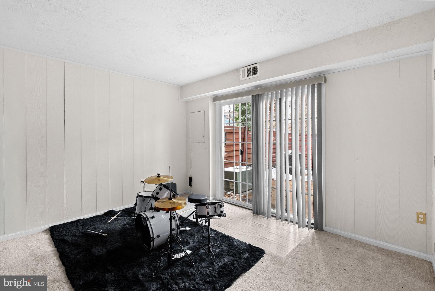 1404 MILBANK RD, WOODBRIDGE, Virginia 22191, 4 Bedrooms Bedrooms, ,3 BathroomsBathrooms,Residential,For sale,1404 MILBANK RD,VAPW2108746 MLS # VAPW2108746