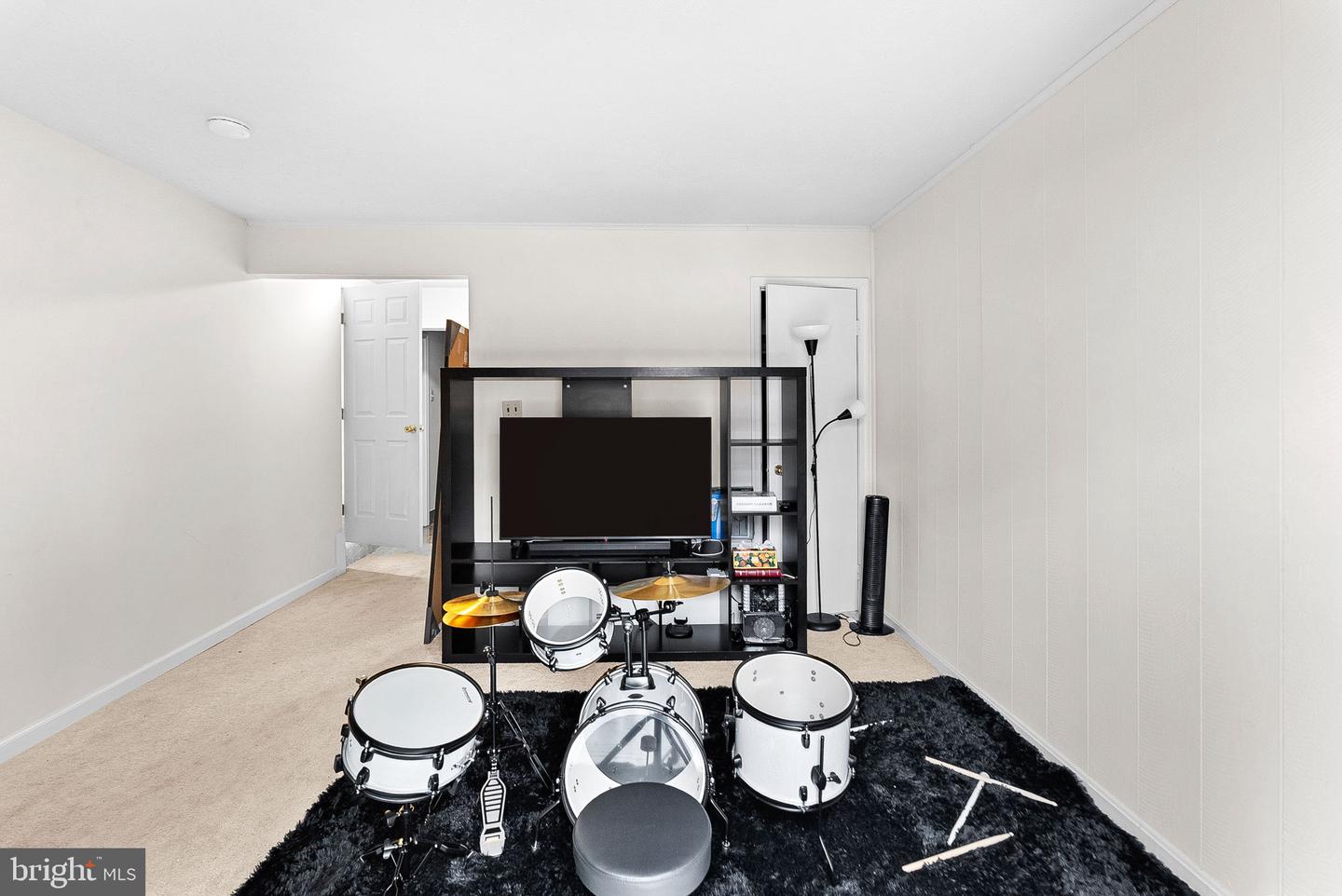 1404 MILBANK RD, WOODBRIDGE, Virginia 22191, 4 Bedrooms Bedrooms, ,3 BathroomsBathrooms,Residential,For sale,1404 MILBANK RD,VAPW2108746 MLS # VAPW2108746