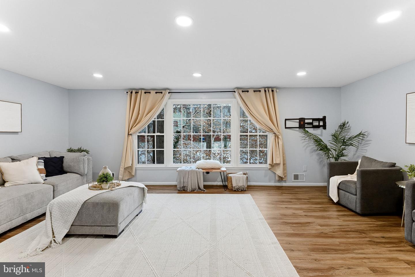 1404 MILBANK RD, WOODBRIDGE, Virginia 22191, 4 Bedrooms Bedrooms, ,3 BathroomsBathrooms,Residential,For sale,1404 MILBANK RD,VAPW2108746 MLS # VAPW2108746