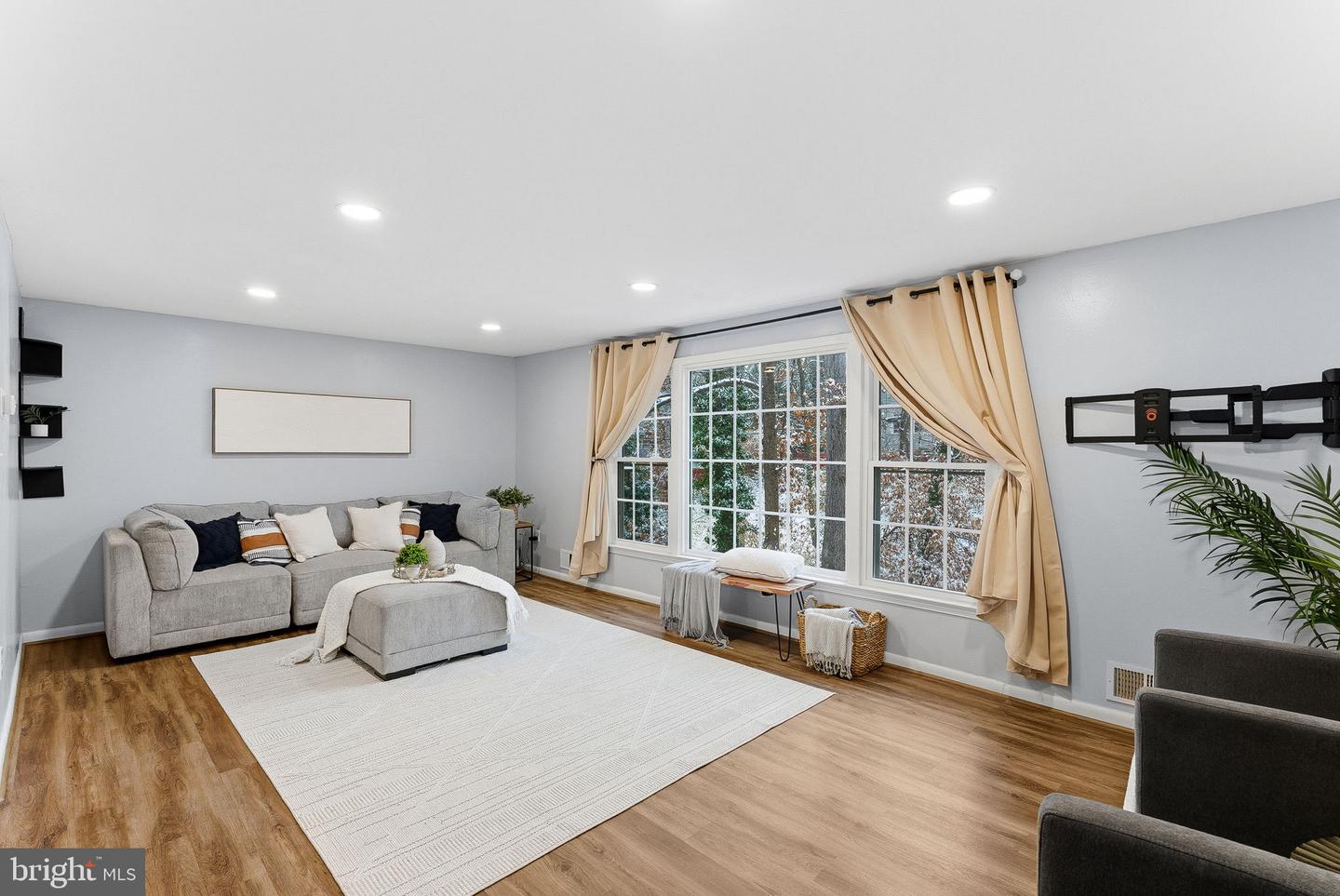 1404 MILBANK RD, WOODBRIDGE, Virginia 22191, 4 Bedrooms Bedrooms, ,3 BathroomsBathrooms,Residential,For sale,1404 MILBANK RD,VAPW2108746 MLS # VAPW2108746