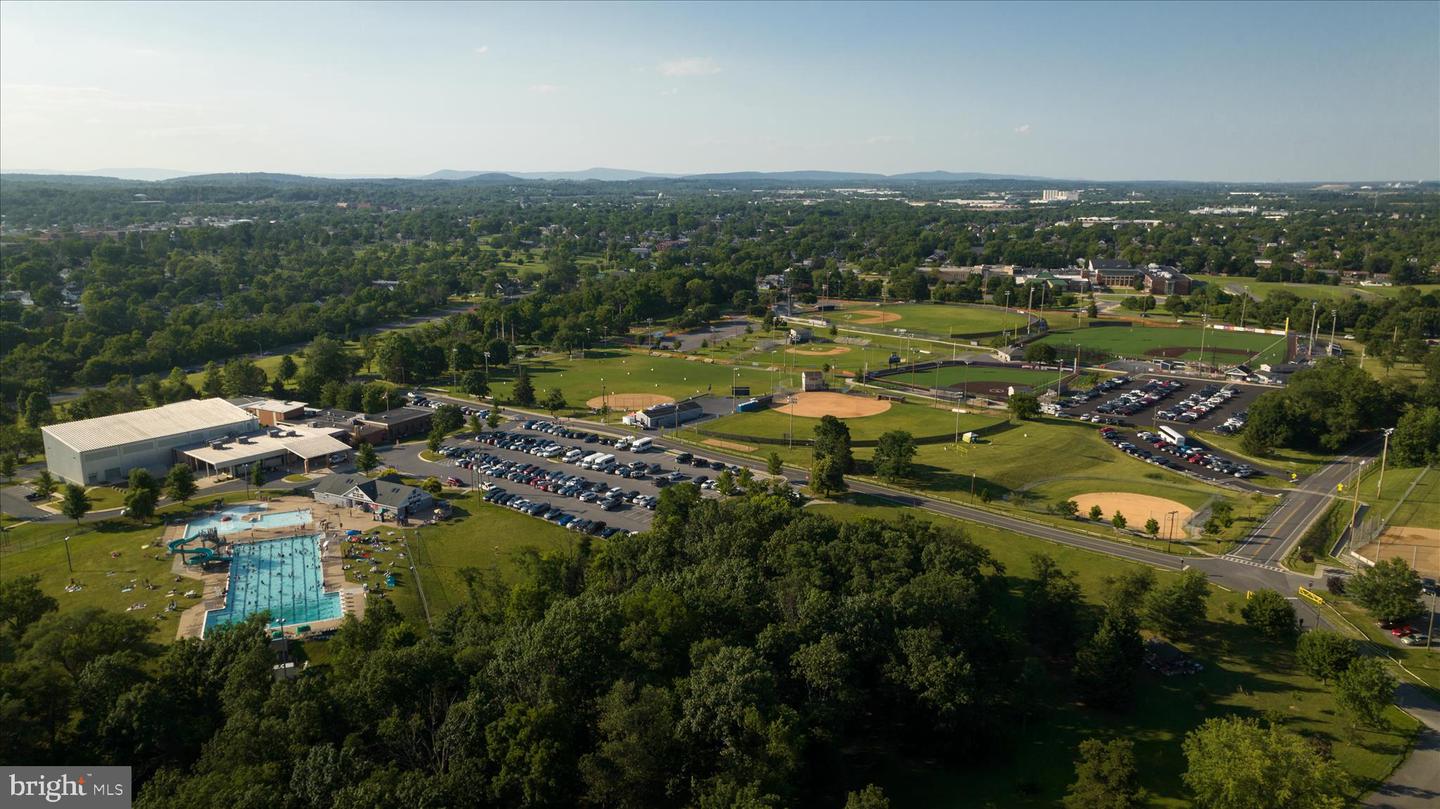 199 MEETING HOUSE DR, WINCHESTER, Virginia 22602, 5 Bedrooms Bedrooms, ,4 BathroomsBathrooms,Residential,For sale,199 MEETING HOUSE DR,VAFV2038354 MLS # VAFV2038354 199 MEETING HOUSE DR, WINCHESTER, Virginia 22602, 5 Bedrooms Bedrooms, ,4 BathroomsBathrooms,Residential,For sale,199 MEETING HOUSE DR,VAFV2038354 MLS # VAFV2038354