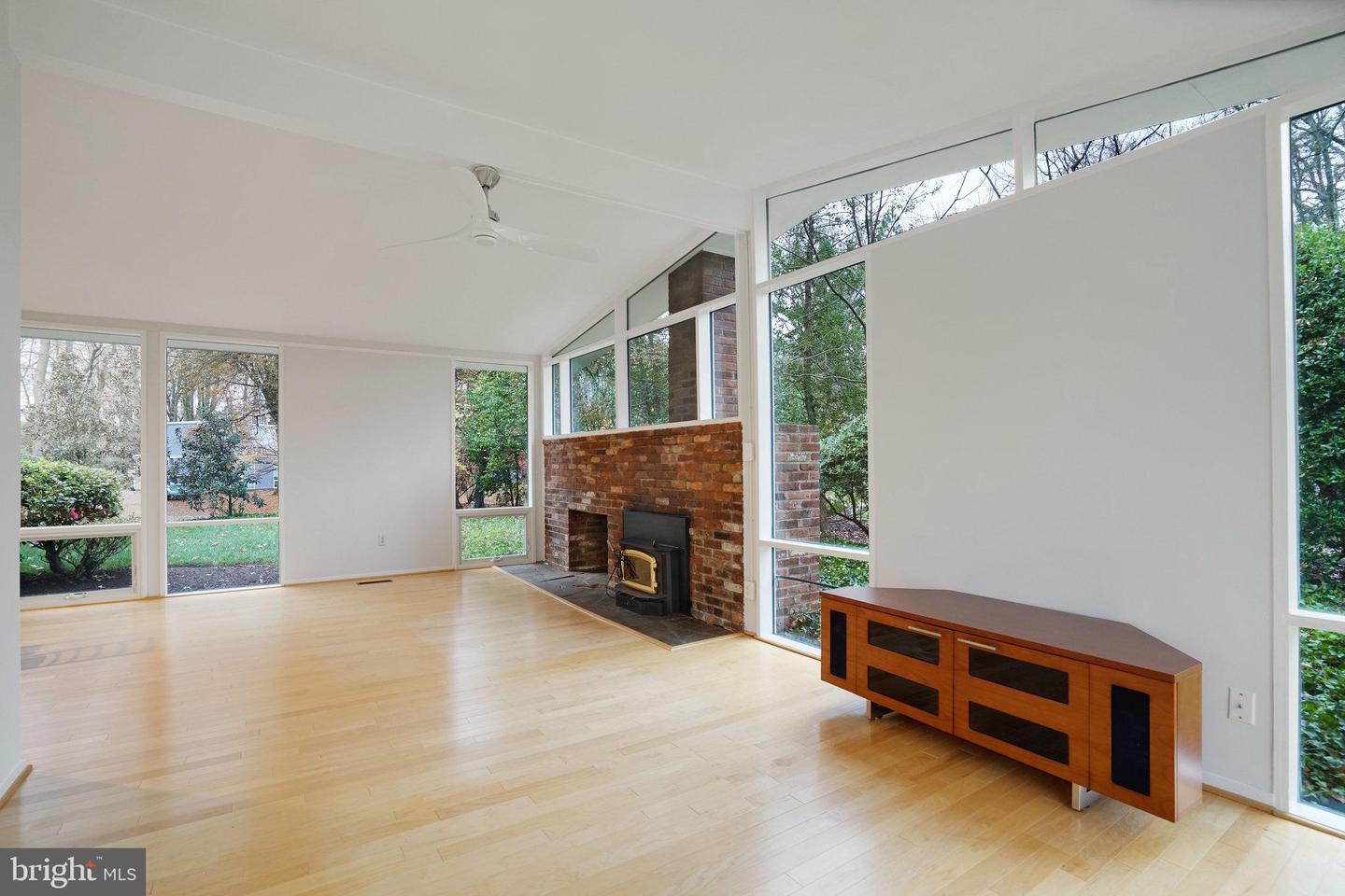 2406 BRENTWOOD PL, ALEXANDRIA, Virginia 22306, 3 Bedrooms Bedrooms, ,2 BathroomsBathrooms,Residential,For sale,2406 BRENTWOOD PL,VAFX2281820 MLS # VAFX2281820 2406 BRENTWOOD PL, ALEXANDRIA, Virginia 22306, 3 Bedrooms Bedrooms, ,2 BathroomsBathrooms,Residential,For sale,2406 BRENTWOOD PL,VAFX2281820 MLS # VAFX2281820