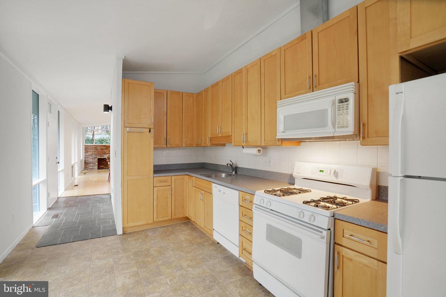 2406 BRENTWOOD PL, ALEXANDRIA, Virginia 22306, 3 Bedrooms Bedrooms, ,2 BathroomsBathrooms,Residential,For sale,2406 BRENTWOOD PL,VAFX2281820 MLS # VAFX2281820 2406 BRENTWOOD PL, ALEXANDRIA, Virginia 22306, 3 Bedrooms Bedrooms, ,2 BathroomsBathrooms,Residential,For sale,2406 BRENTWOOD PL,VAFX2281820 MLS # VAFX2281820