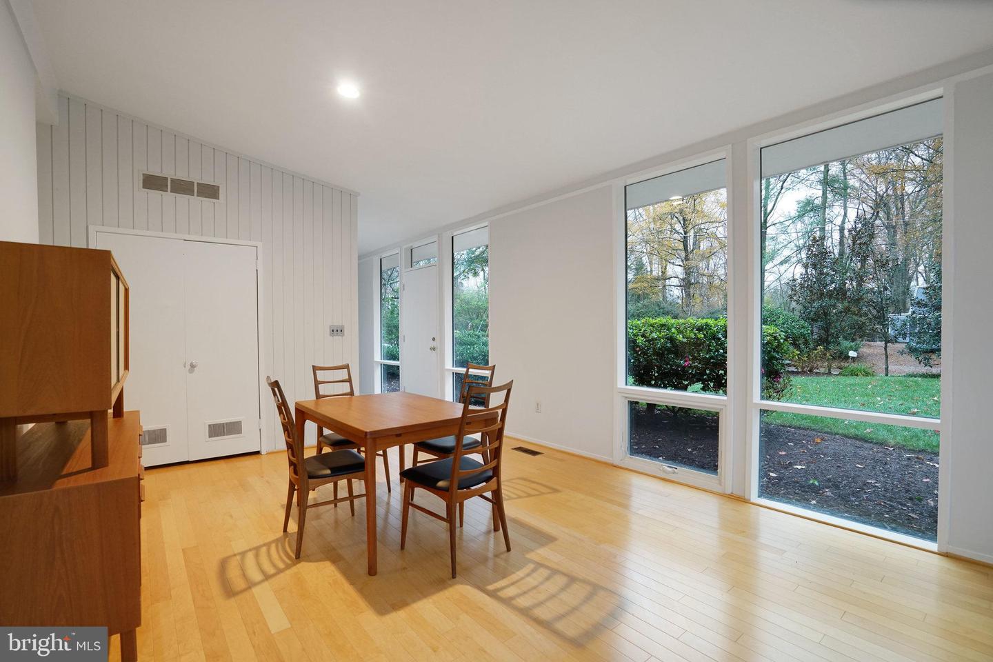 2406 BRENTWOOD PL, ALEXANDRIA, Virginia 22306, 3 Bedrooms Bedrooms, ,2 BathroomsBathrooms,Residential,For sale,2406 BRENTWOOD PL,VAFX2281820 MLS # VAFX2281820 2406 BRENTWOOD PL, ALEXANDRIA, Virginia 22306, 3 Bedrooms Bedrooms, ,2 BathroomsBathrooms,Residential,For sale,2406 BRENTWOOD PL,VAFX2281820 MLS # VAFX2281820