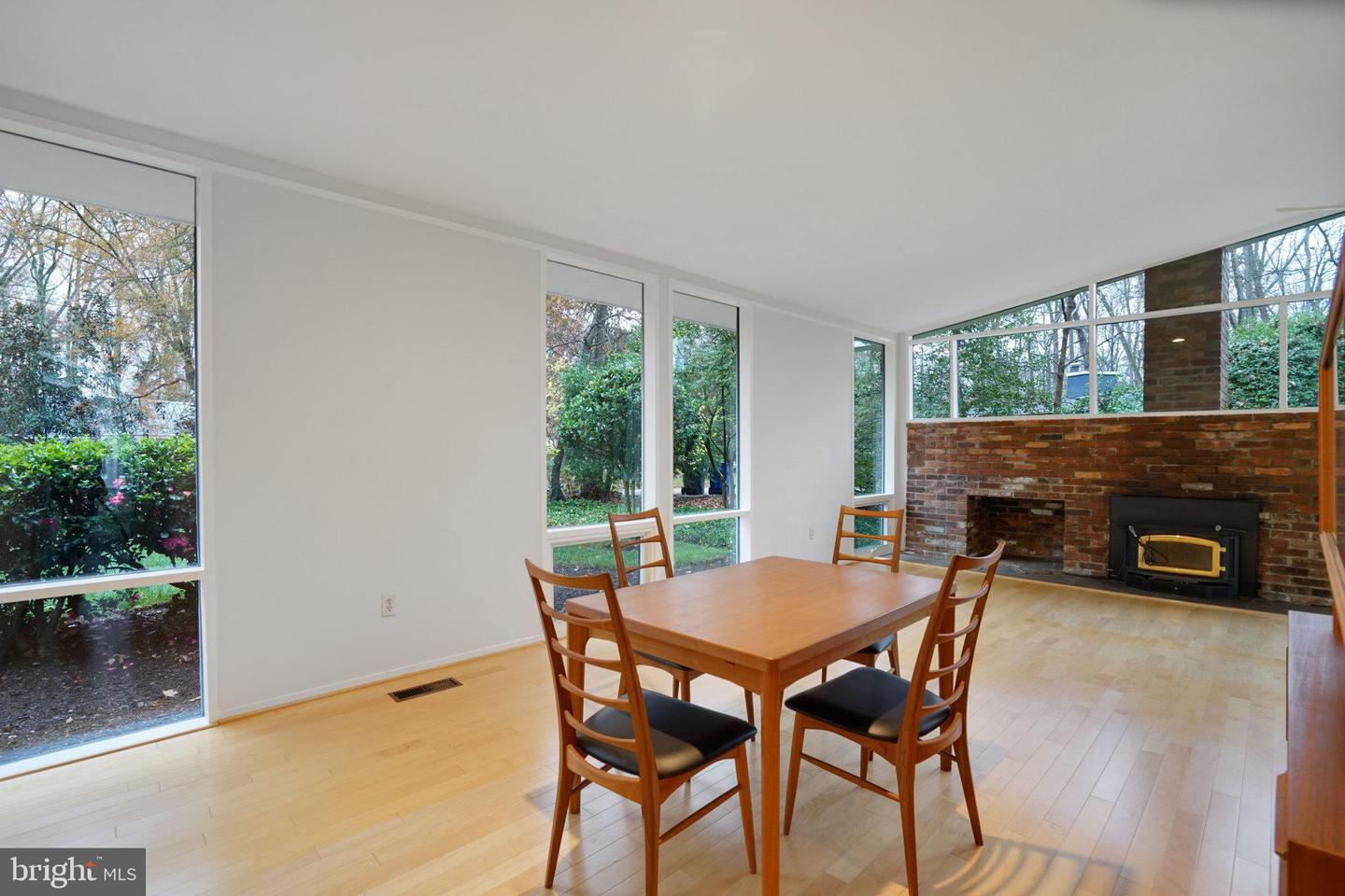 2406 BRENTWOOD PL, ALEXANDRIA, Virginia 22306, 3 Bedrooms Bedrooms, ,2 BathroomsBathrooms,Residential,For sale,2406 BRENTWOOD PL,VAFX2281820 MLS # VAFX2281820 2406 BRENTWOOD PL, ALEXANDRIA, Virginia 22306, 3 Bedrooms Bedrooms, ,2 BathroomsBathrooms,Residential,For sale,2406 BRENTWOOD PL,VAFX2281820 MLS # VAFX2281820