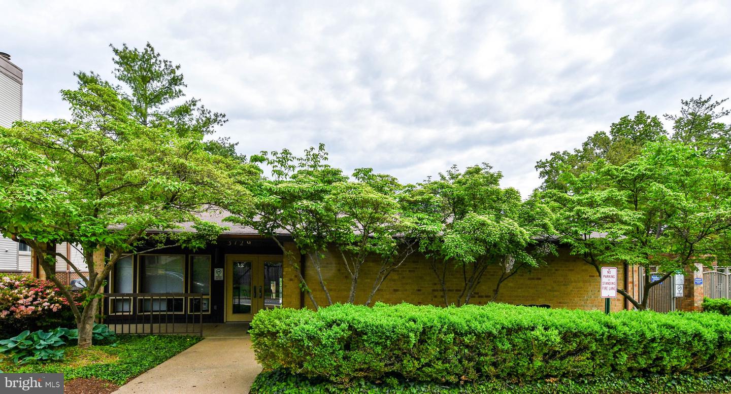 49 HAWTHORNE CT NE, WASHINGTON, District Of Columbia 20017, 2 Bedrooms Bedrooms, ,1 BathroomBathrooms,Residential,For sale,49 HAWTHORNE CT NE,DCDC2234254 MLS # DCDC2234254