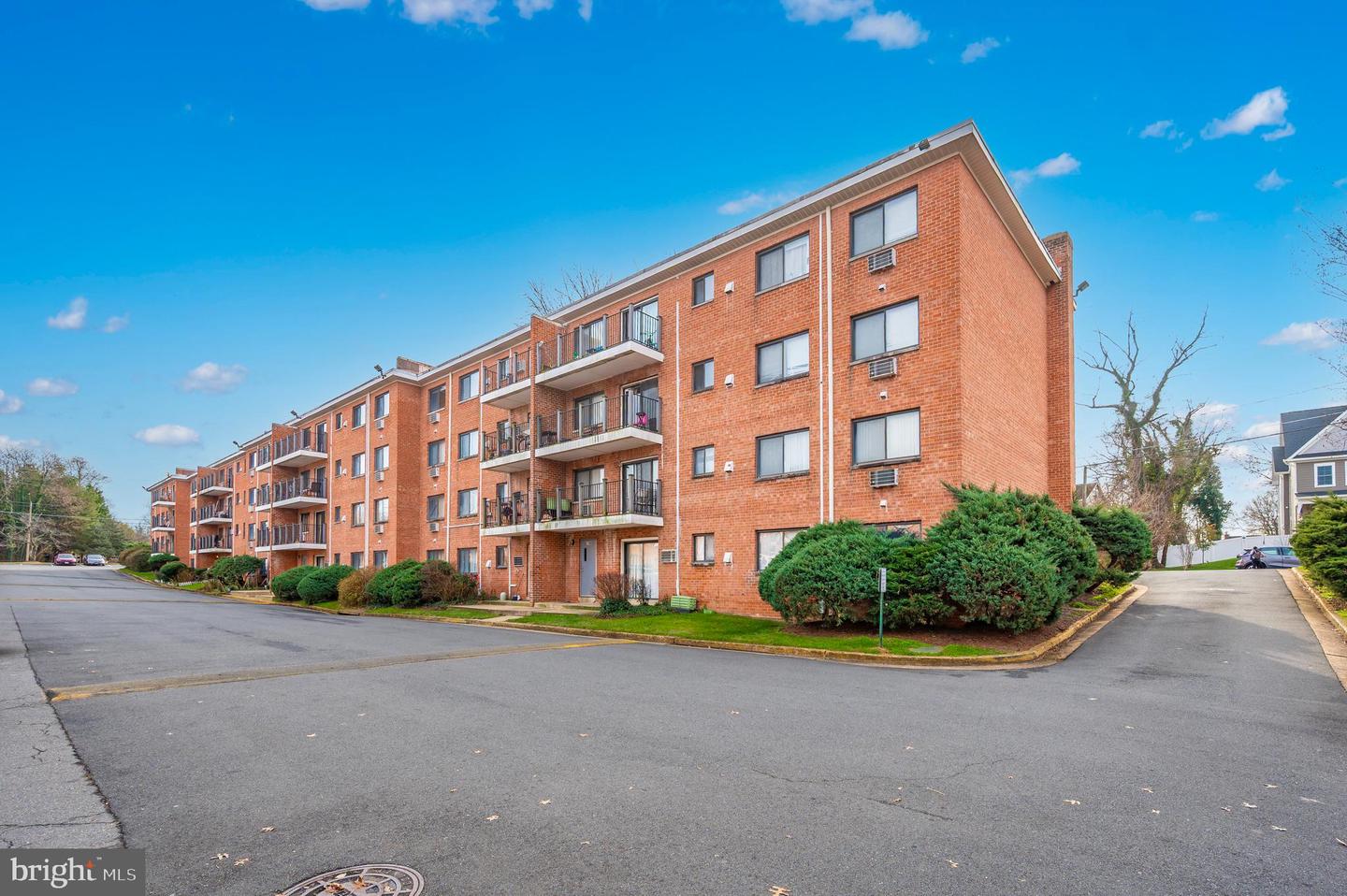 6706 JAMES LEE ST #350, FALLS CHURCH, Virginia 22042, 2 Bedrooms Bedrooms, ,1 BathroomBathrooms,Residential,For sale,6706 JAMES LEE ST #350,VAFX2281710 MLS # VAFX2281710 6706 JAMES LEE ST #350, FALLS CHURCH, Virginia 22042, 2 Bedrooms Bedrooms, ,1 BathroomBathrooms,Residential,For sale,6706 JAMES LEE ST #350,VAFX2281710 MLS # VAFX2281710