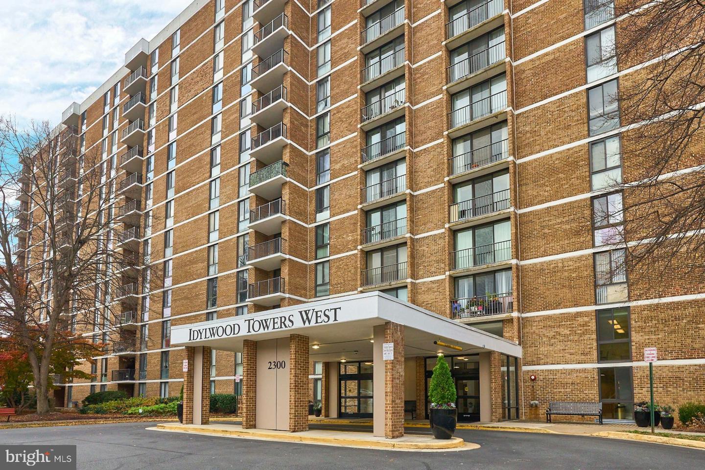 2300 PIMMIT DR #912, FALLS CHURCH, Virginia 22043, 1 Bedroom Bedrooms, ,1 BathroomBathrooms,Residential,For sale,2300 PIMMIT DR #912,VAFX2281724 MLS # VAFX2281724 2300 PIMMIT DR #912, FALLS CHURCH, Virginia 22043, 1 Bedroom Bedrooms, ,1 BathroomBathrooms,Residential,For sale,2300 PIMMIT DR #912,VAFX2281724 MLS # VAFX2281724