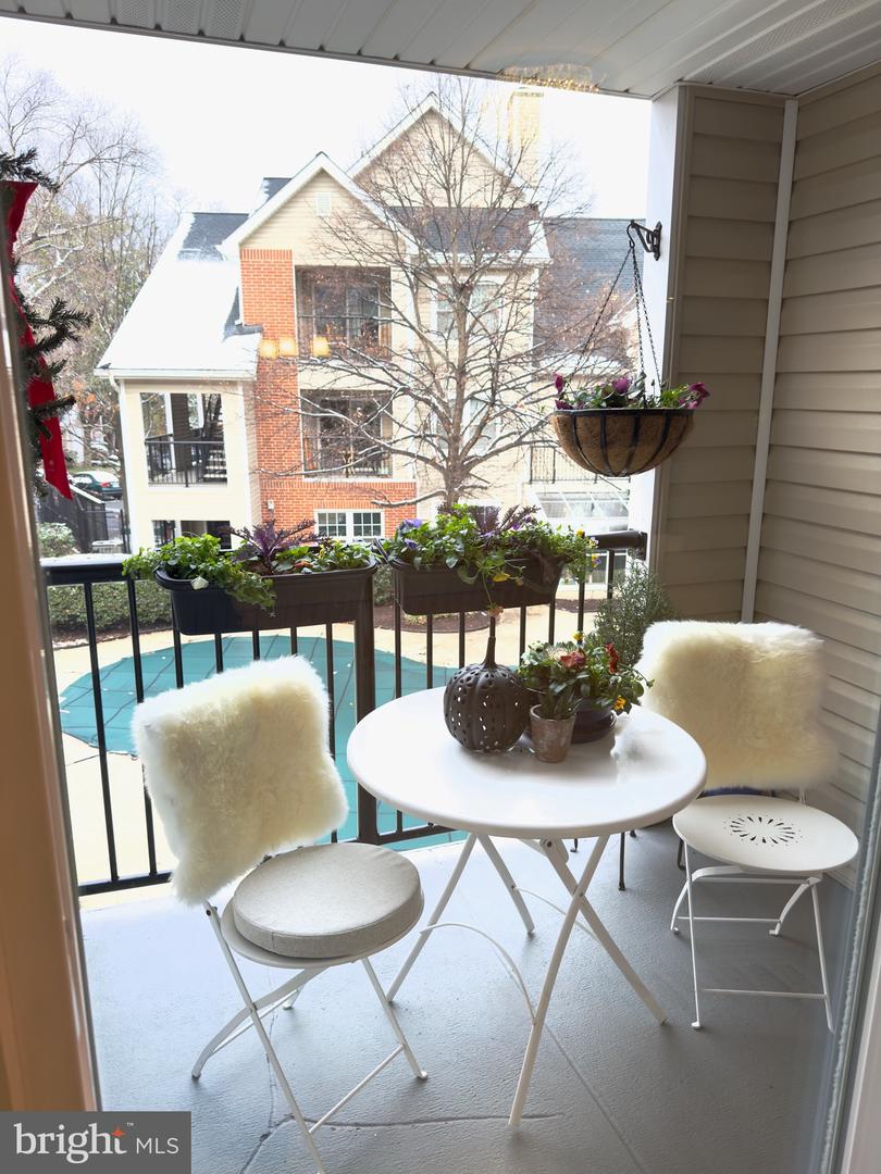 3310 WYNDHAM CIR #215, ALEXANDRIA, Virginia 22302, 2 Bedrooms Bedrooms, ,2 BathroomsBathrooms,Residential,For sale,3310 WYNDHAM CIR #215,VAAX2052248 MLS # VAAX2052248 3310 WYNDHAM CIR #215, ALEXANDRIA, Virginia 22302, 2 Bedrooms Bedrooms, ,2 BathroomsBathrooms,Residential,For sale,3310 WYNDHAM CIR #215,VAAX2052248 MLS # VAAX2052248