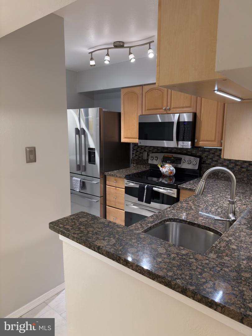 3310 WYNDHAM CIR #215, ALEXANDRIA, Virginia 22302, 2 Bedrooms Bedrooms, ,2 BathroomsBathrooms,Residential,For sale,3310 WYNDHAM CIR #215,VAAX2052248 MLS # VAAX2052248 3310 WYNDHAM CIR #215, ALEXANDRIA, Virginia 22302, 2 Bedrooms Bedrooms, ,2 BathroomsBathrooms,Residential,For sale,3310 WYNDHAM CIR #215,VAAX2052248 MLS # VAAX2052248